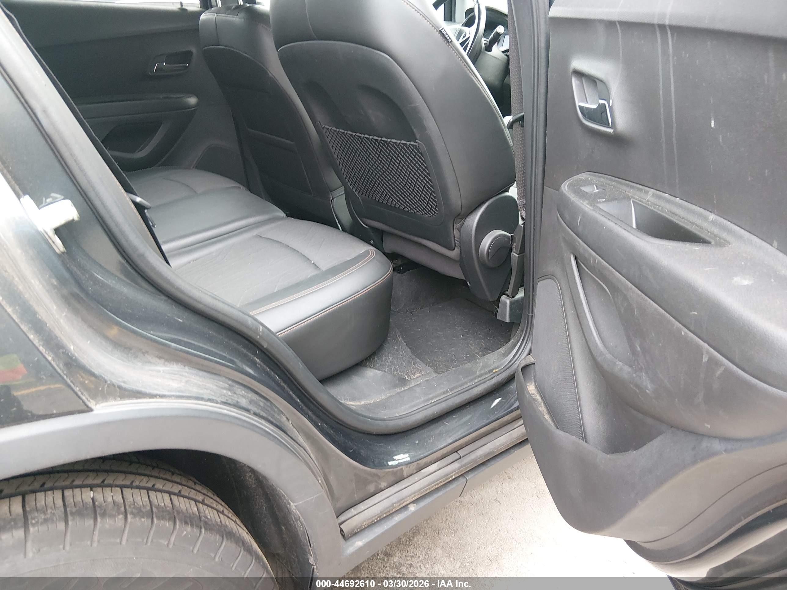 CHEVROLET TRAX image 8