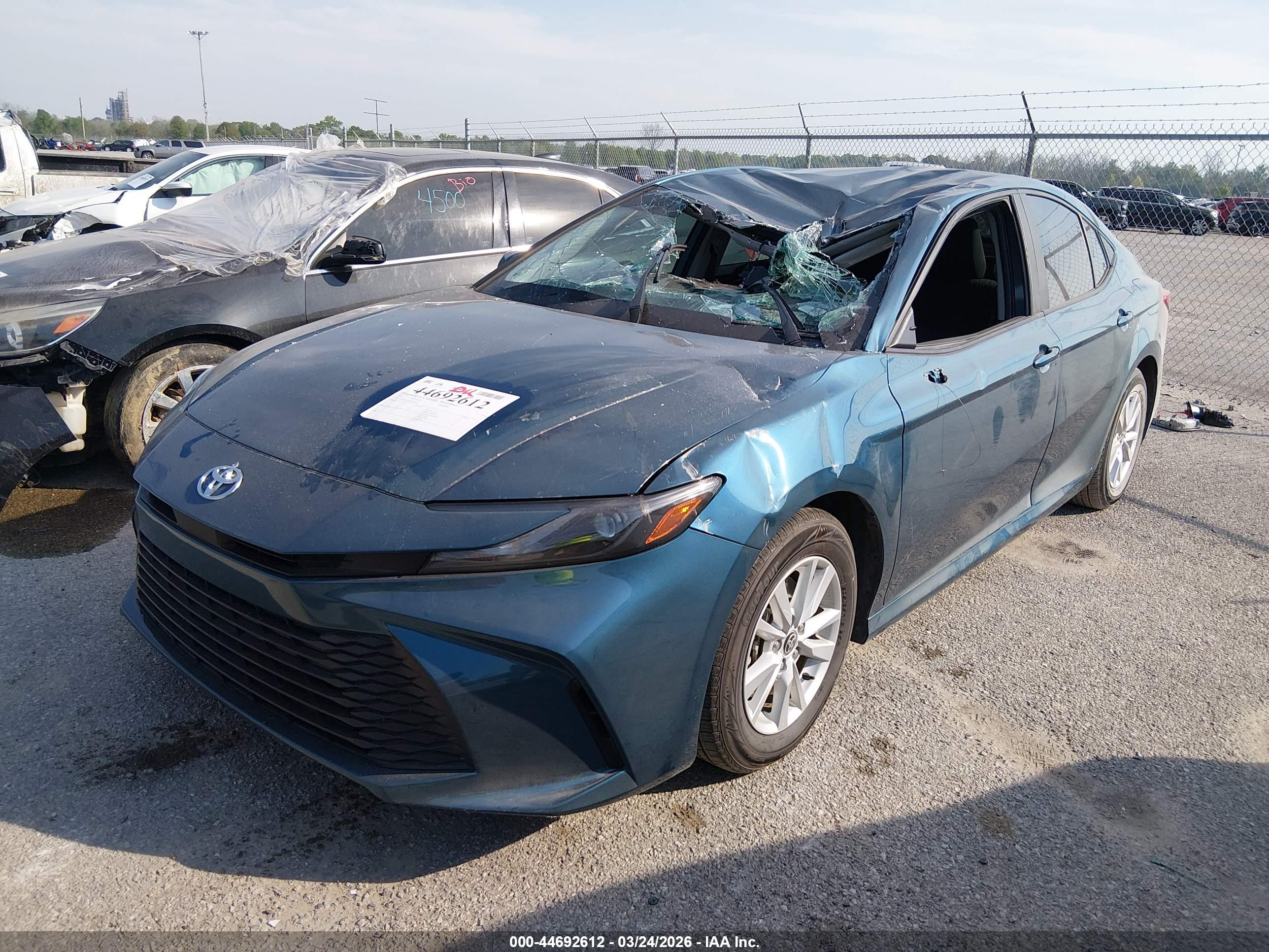 TOYOTA CAMRY image 2