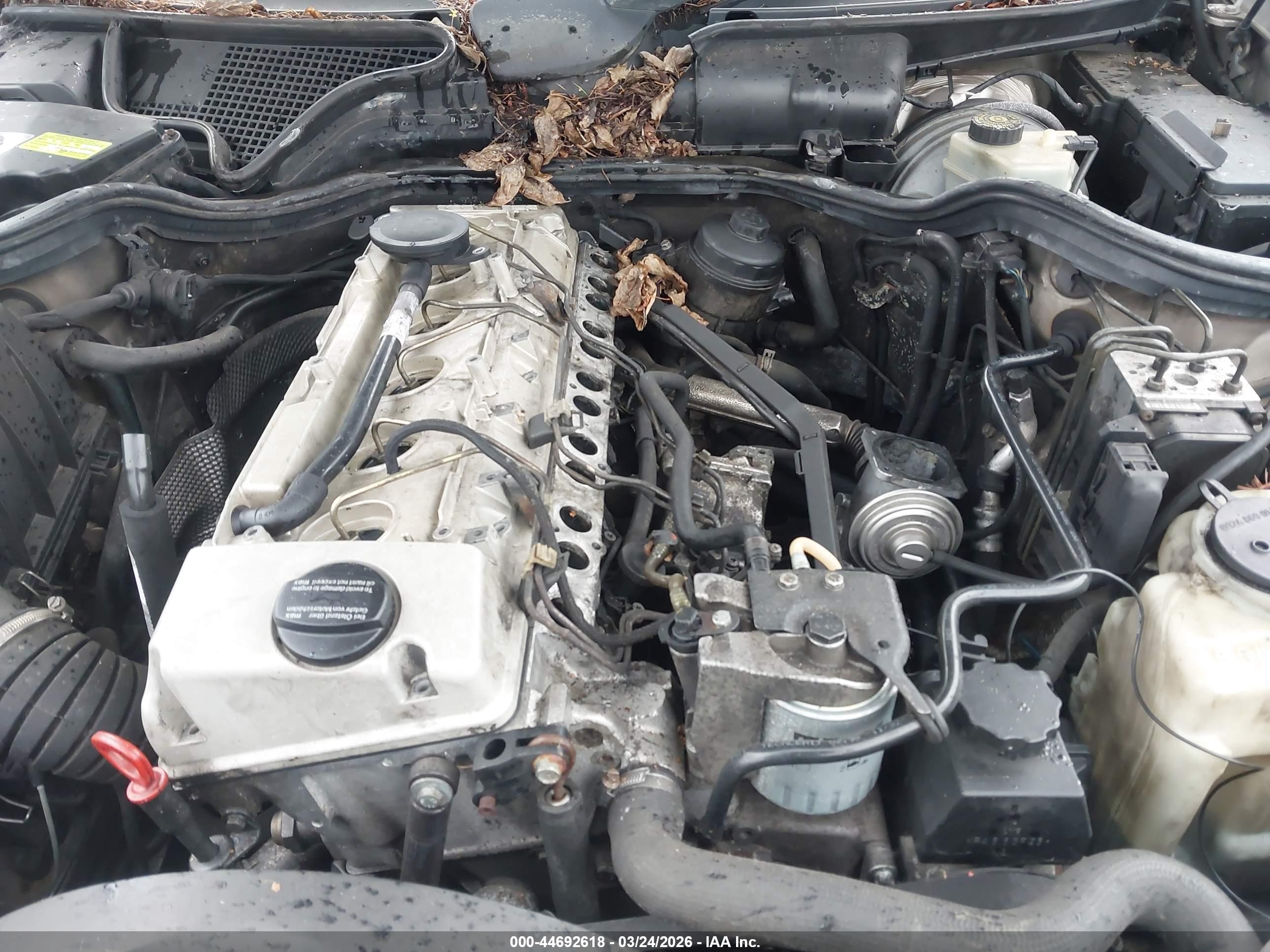 MERCEDES-BENZ E image 6