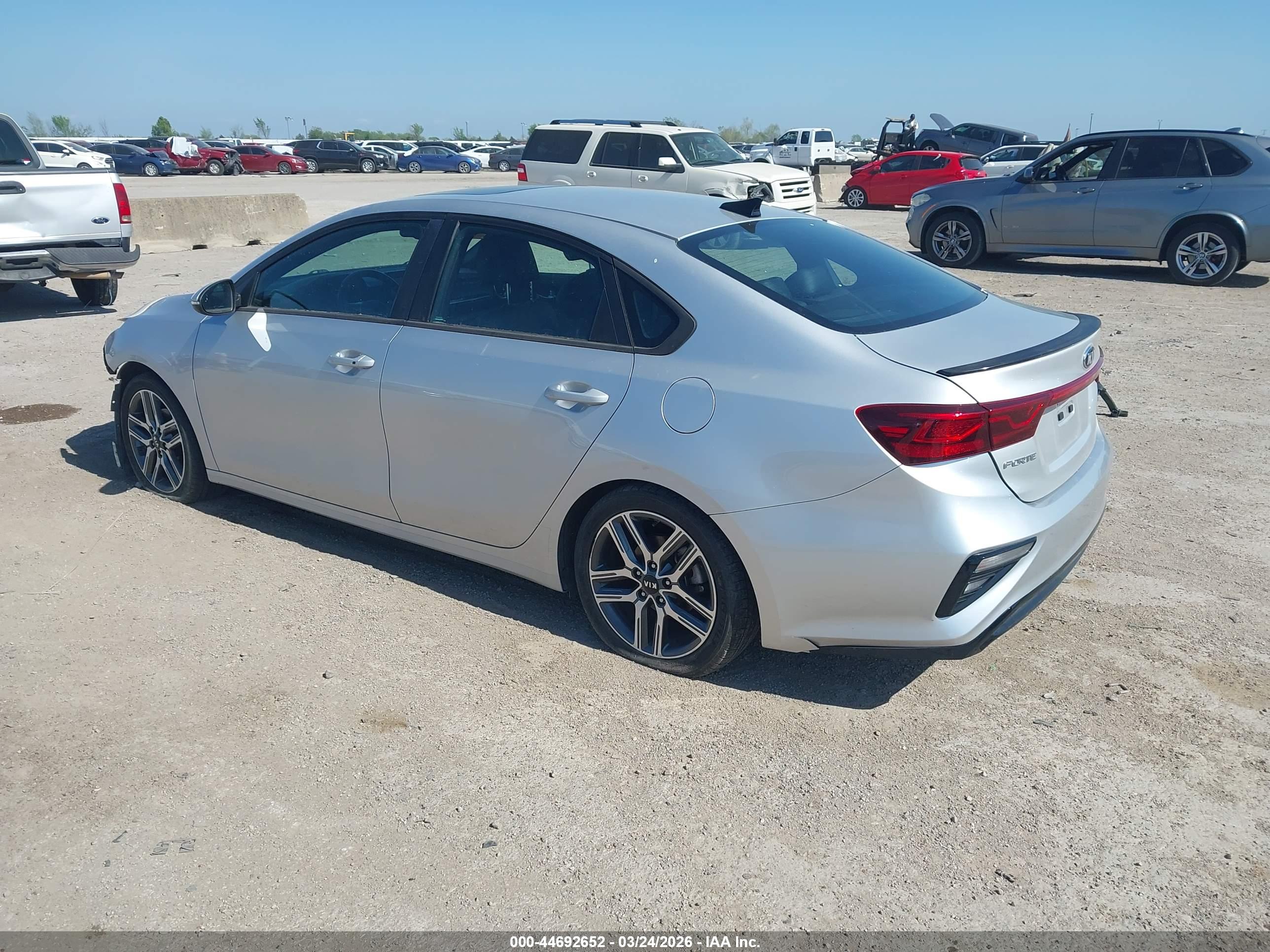 KIA FORTE image 3