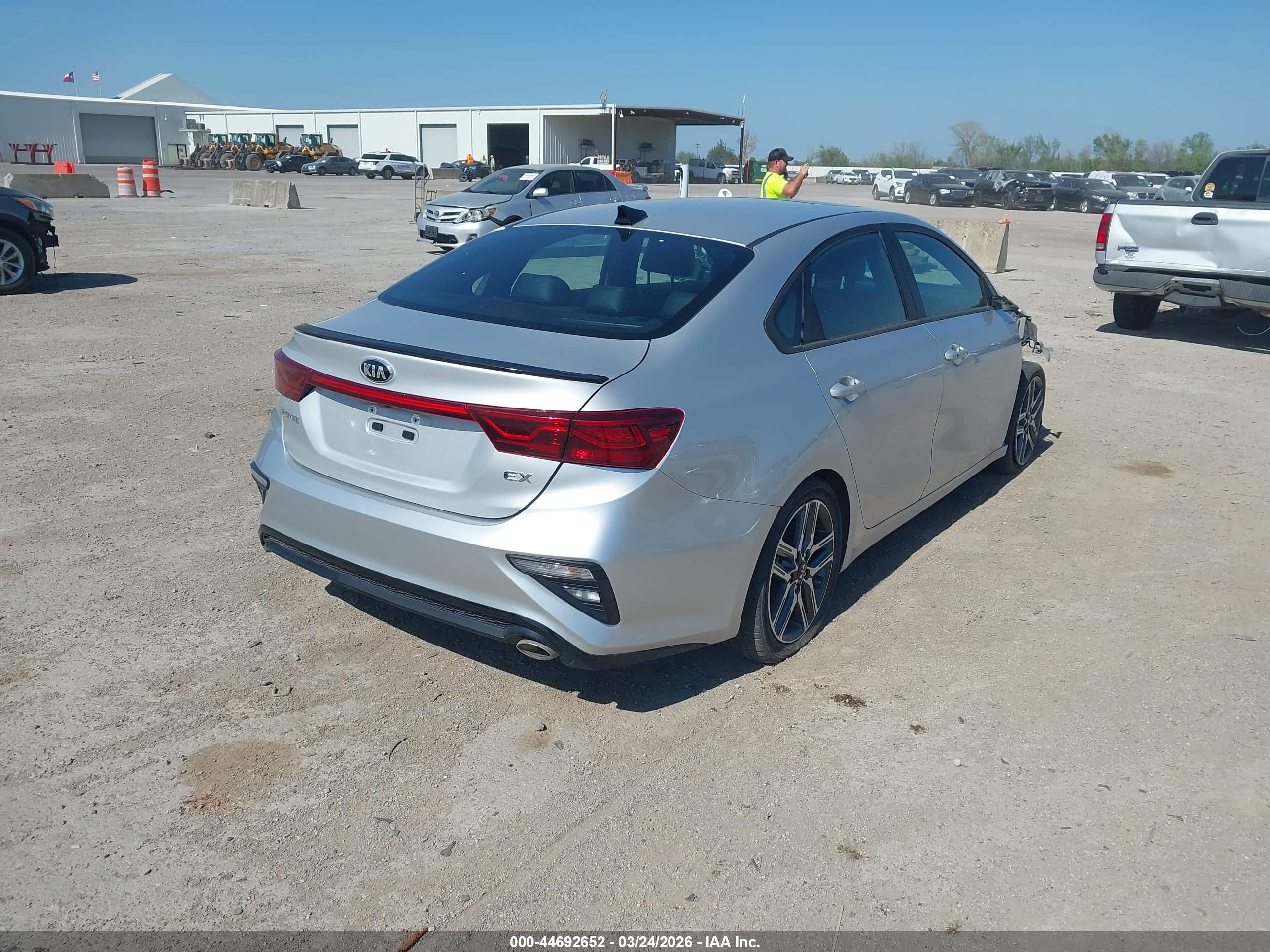 KIA FORTE image 4