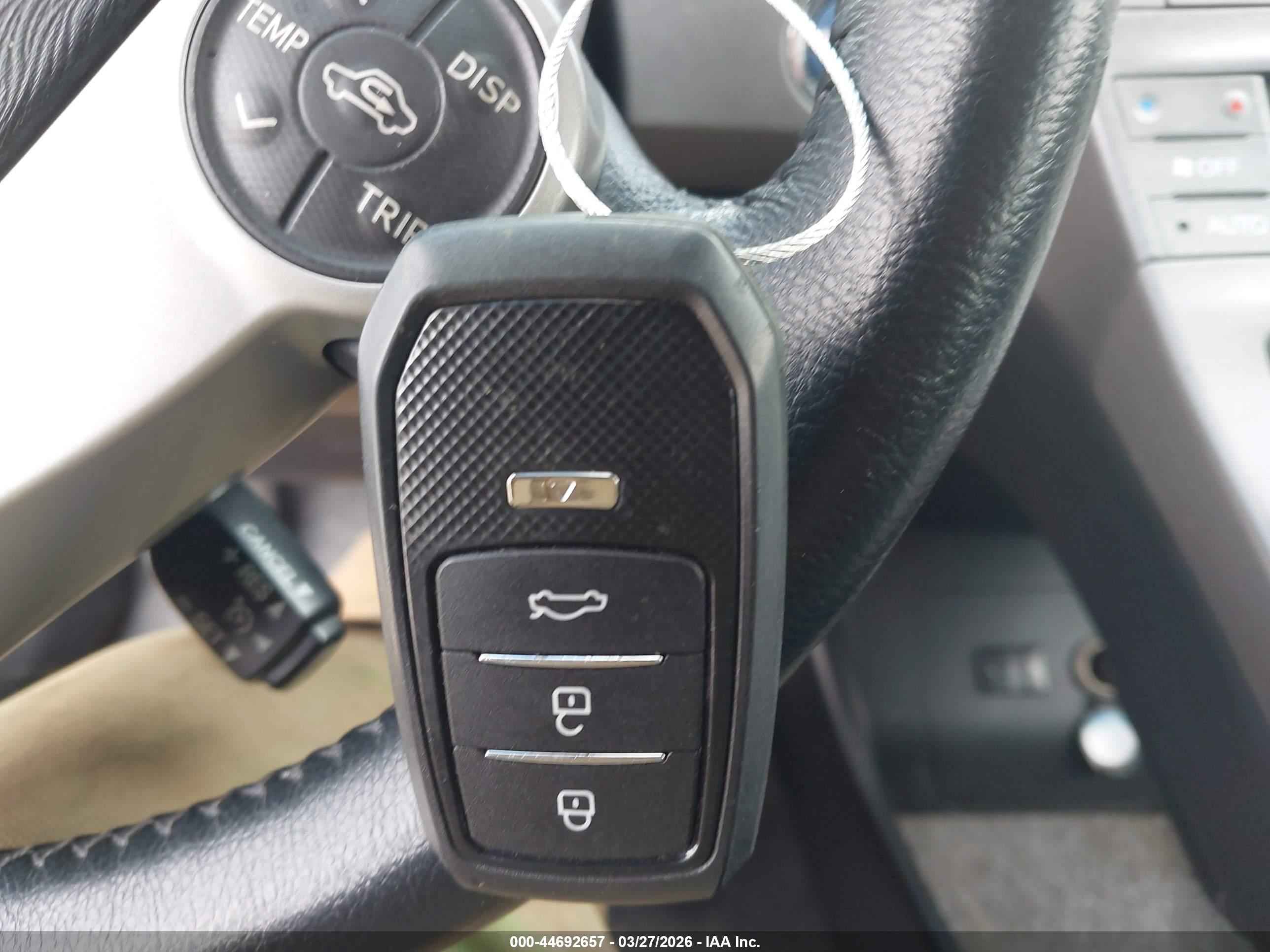 TOYOTA PRIUS image 11