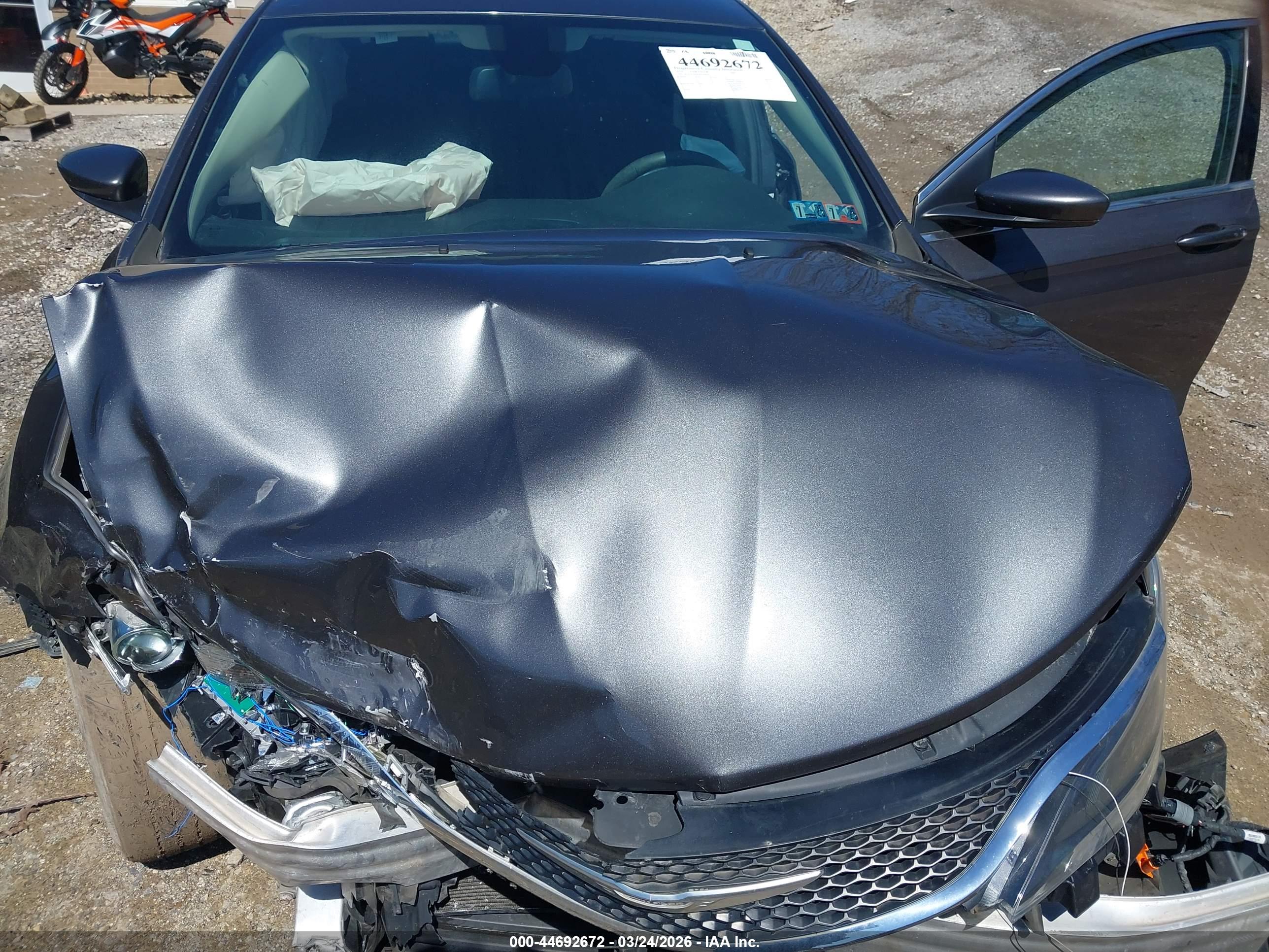 CHRYSLER 200 image 10