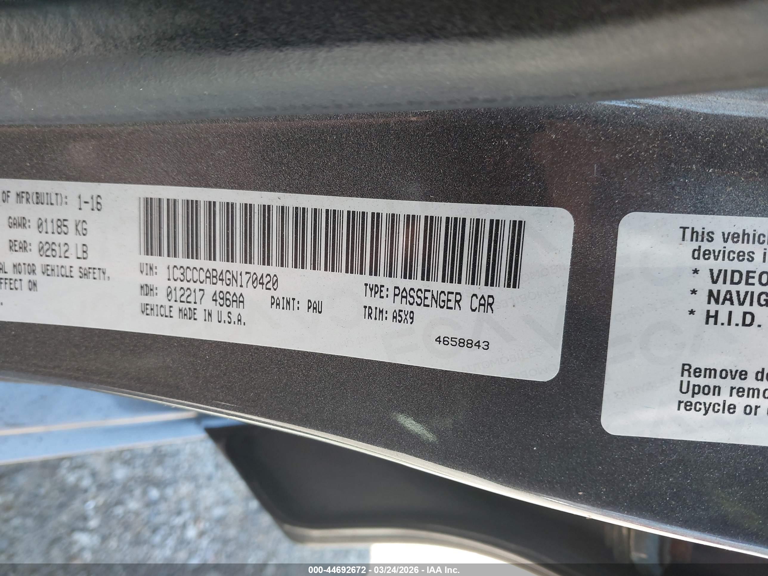 CHRYSLER 200 image 9