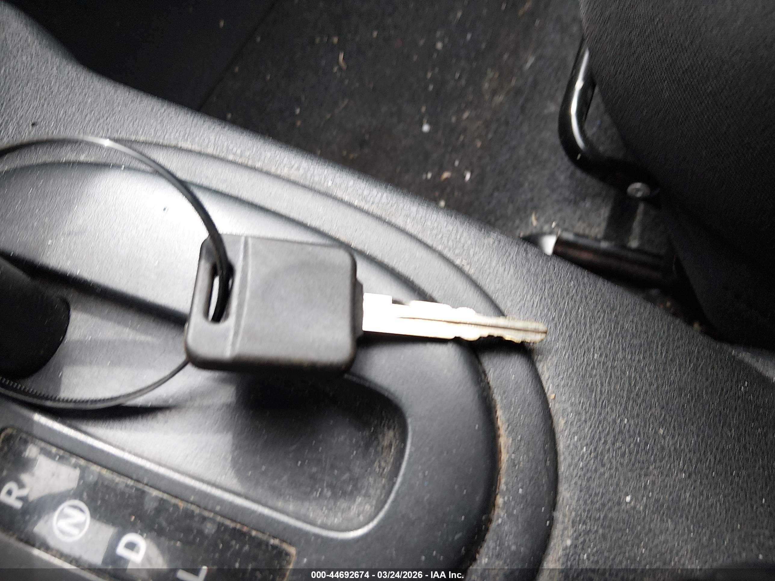 NISSAN VERSA image 11