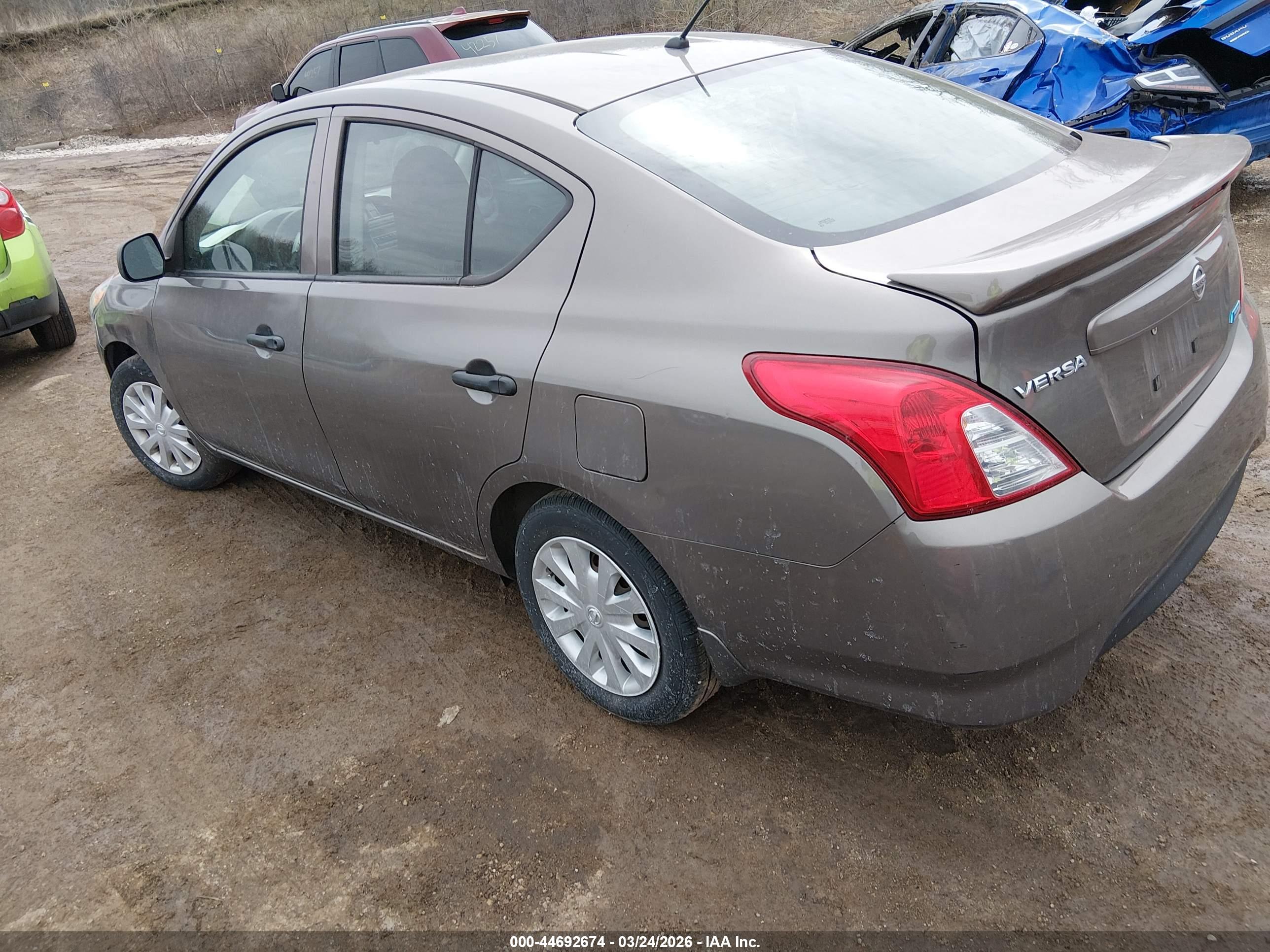 NISSAN VERSA image 3
