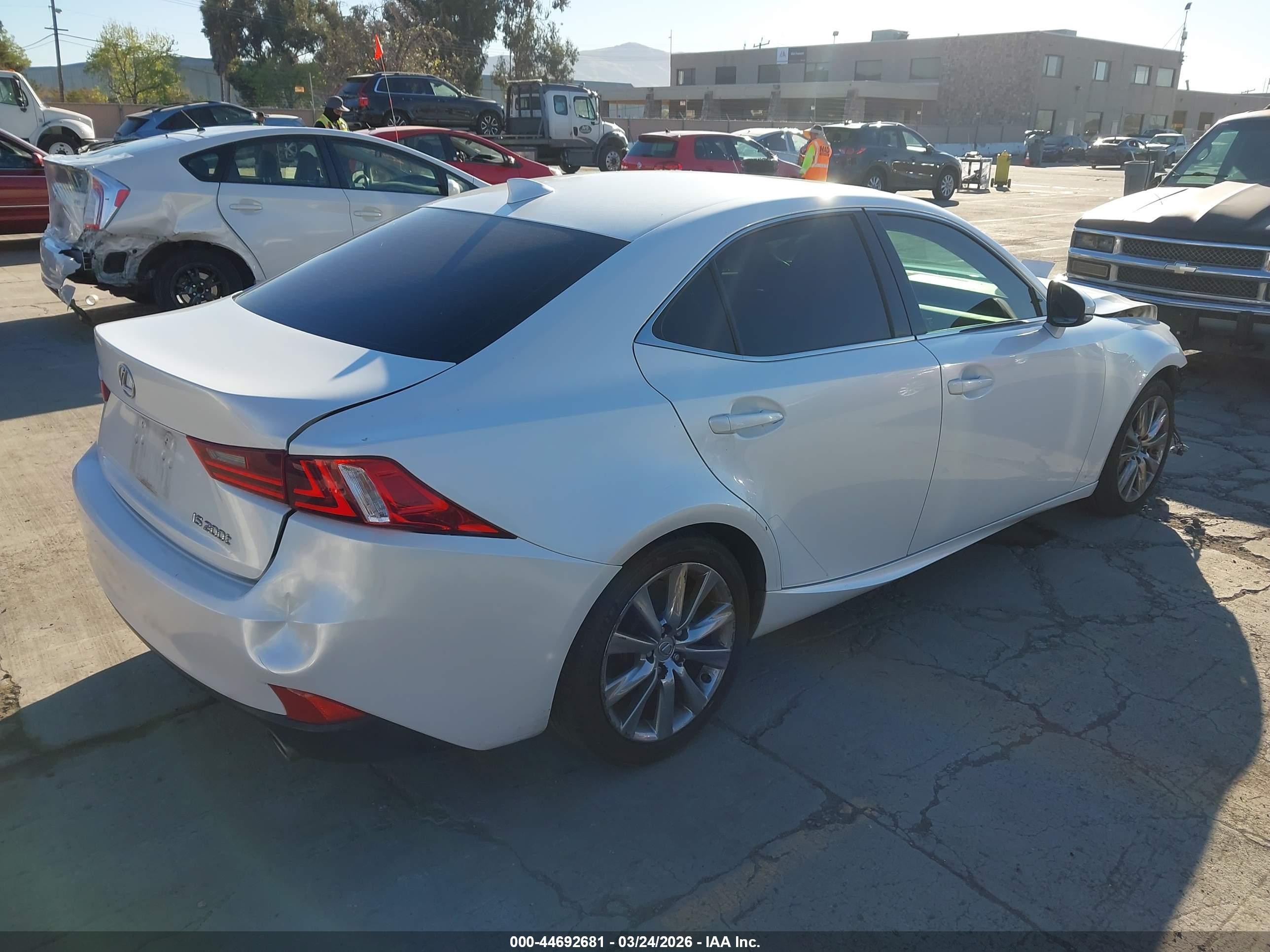 LEXUS IS image 4