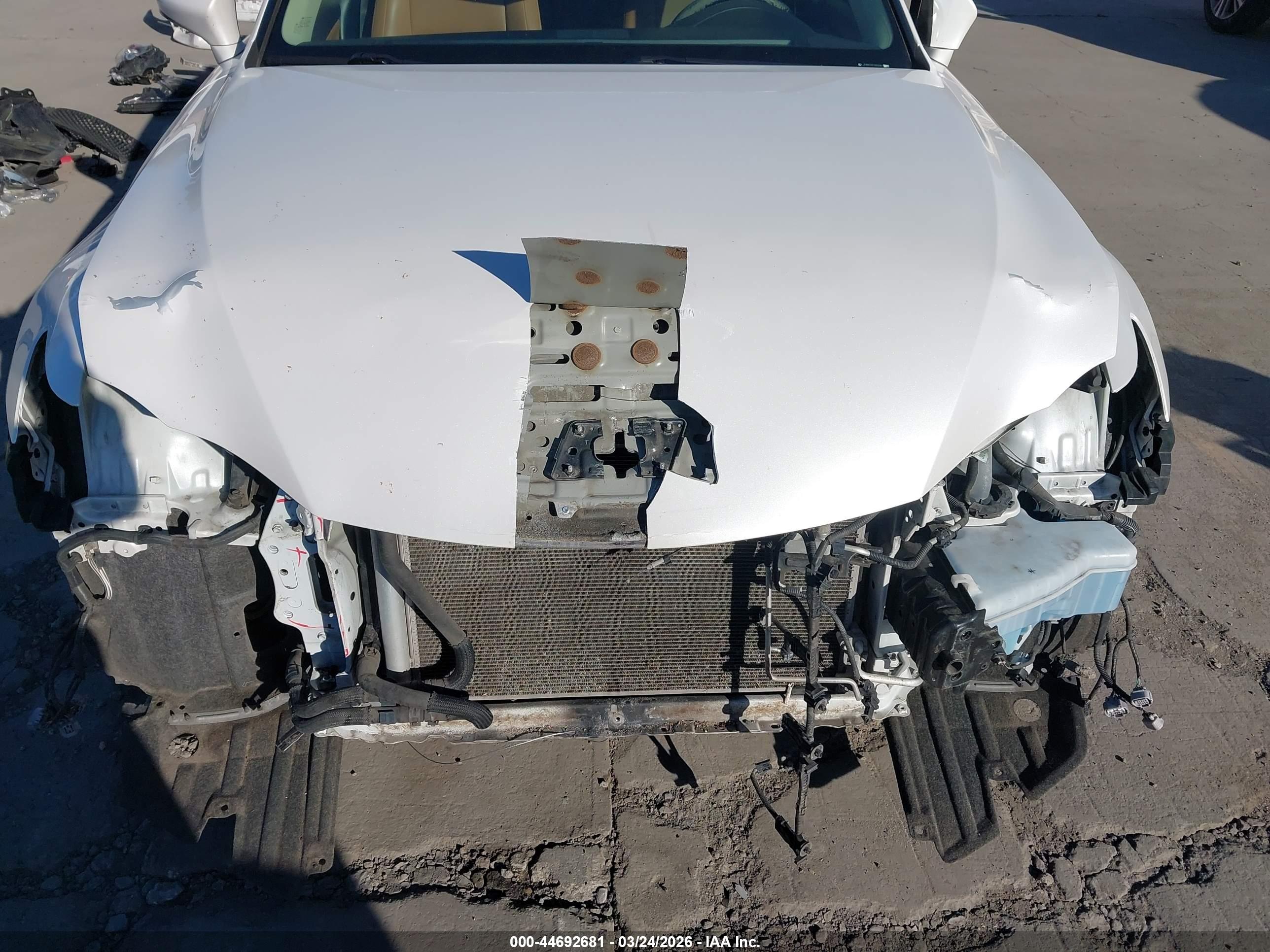 LEXUS IS image 6