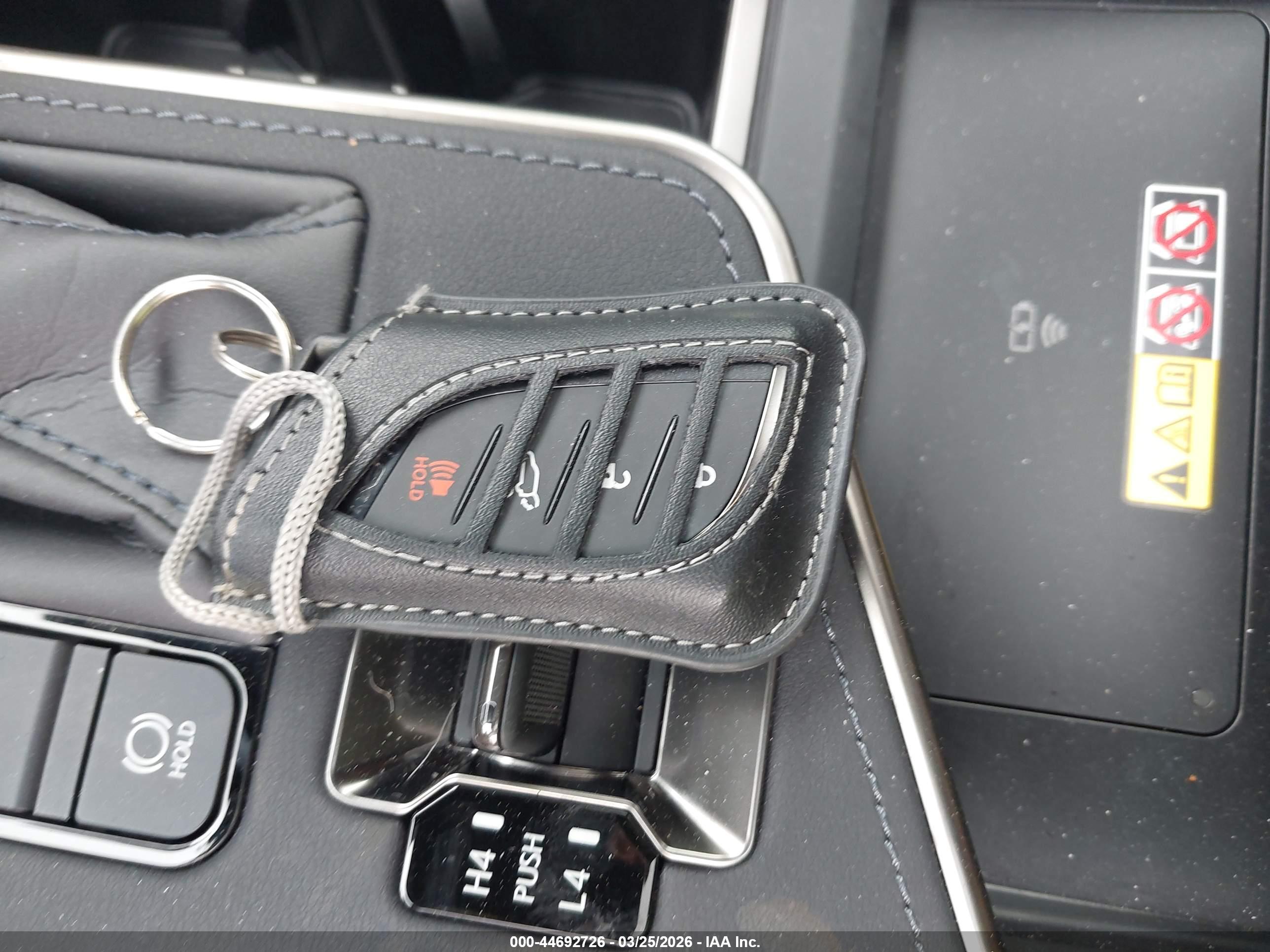 LEXUS GX image 11