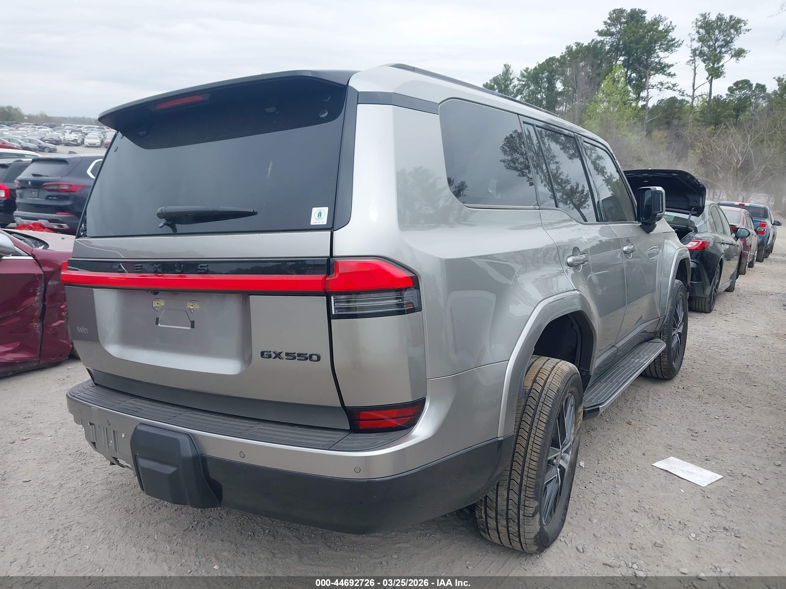 LEXUS GX image 4