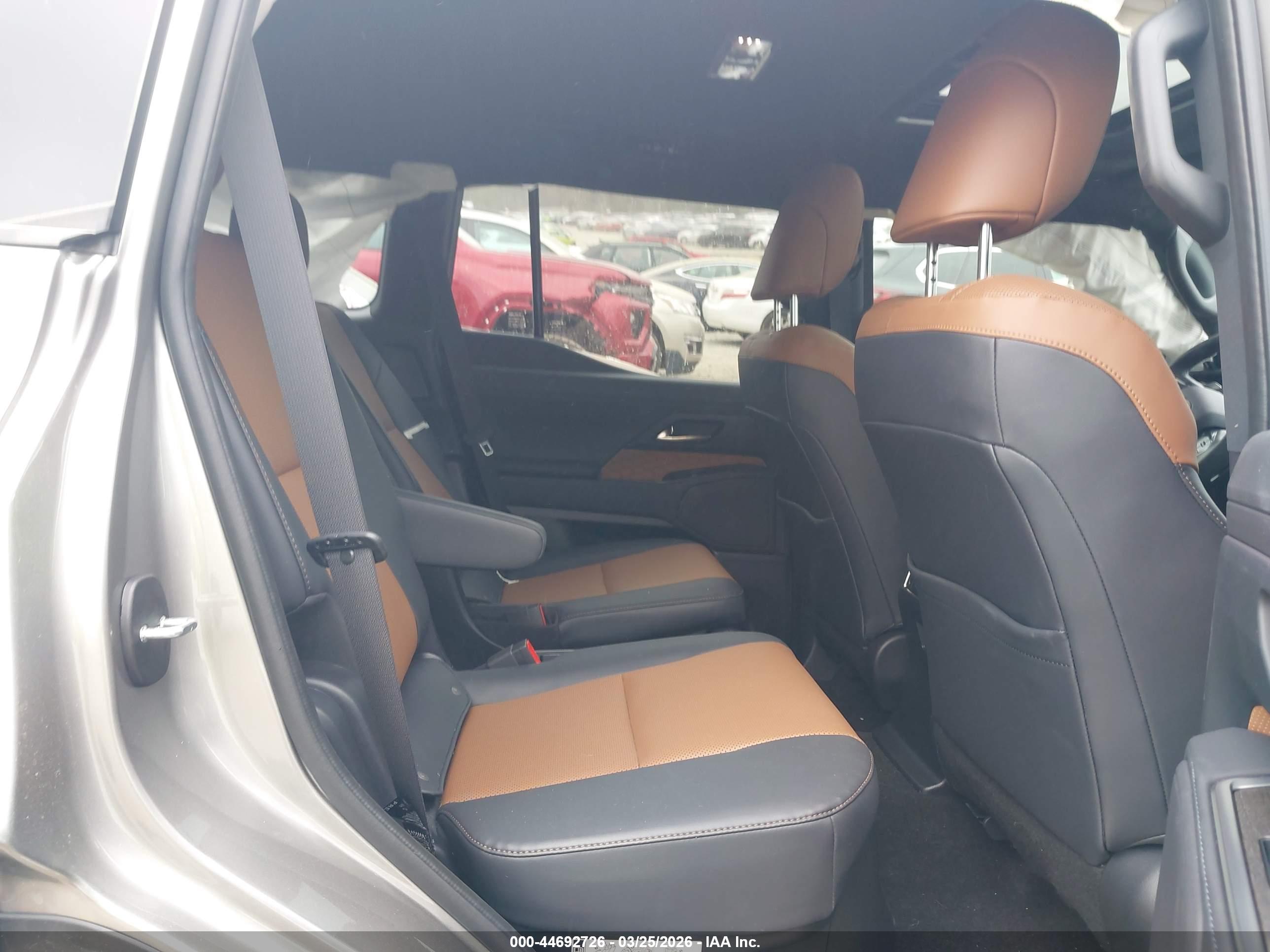 LEXUS GX image 8