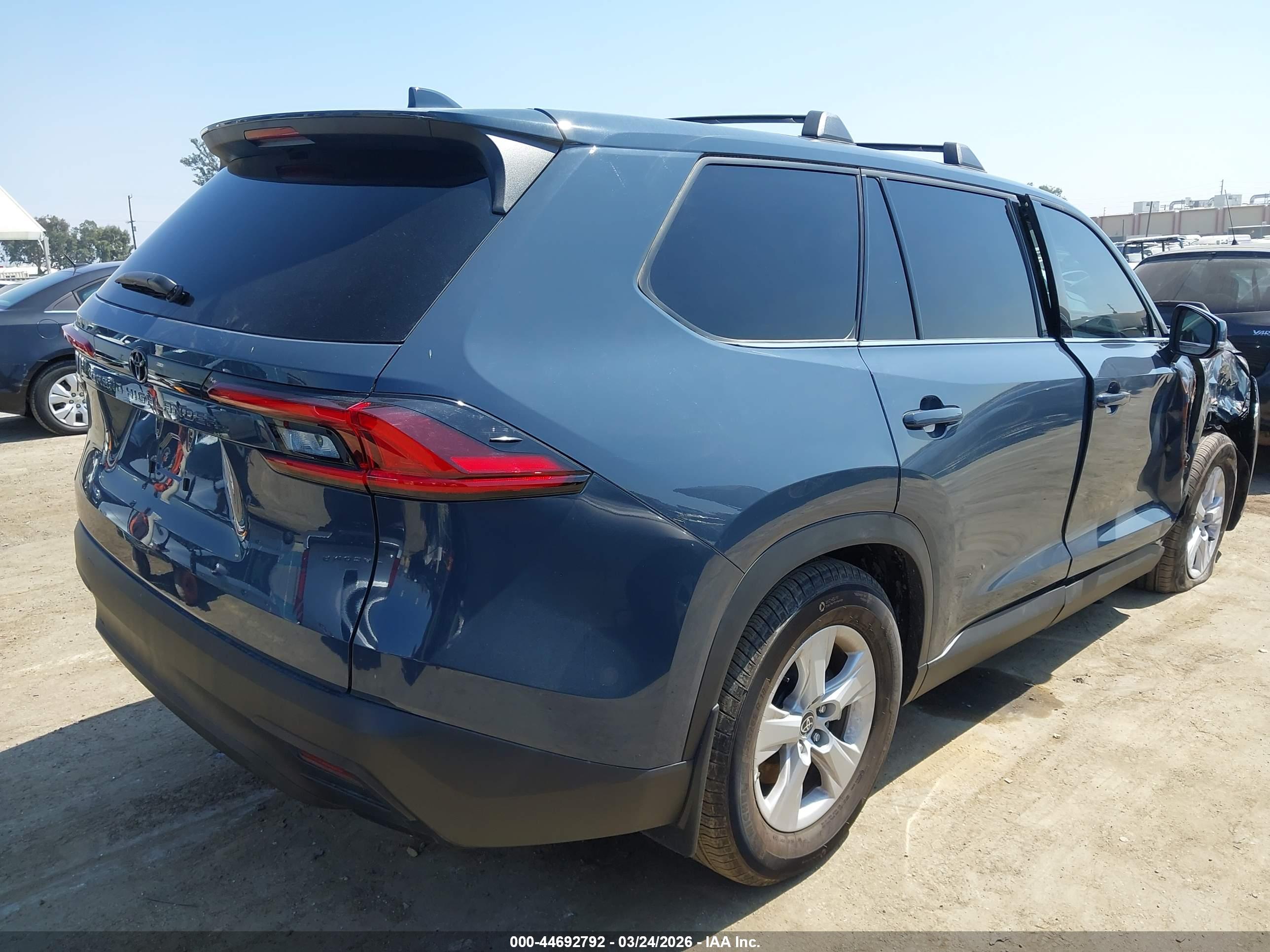 TOYOTA GRAND image 4