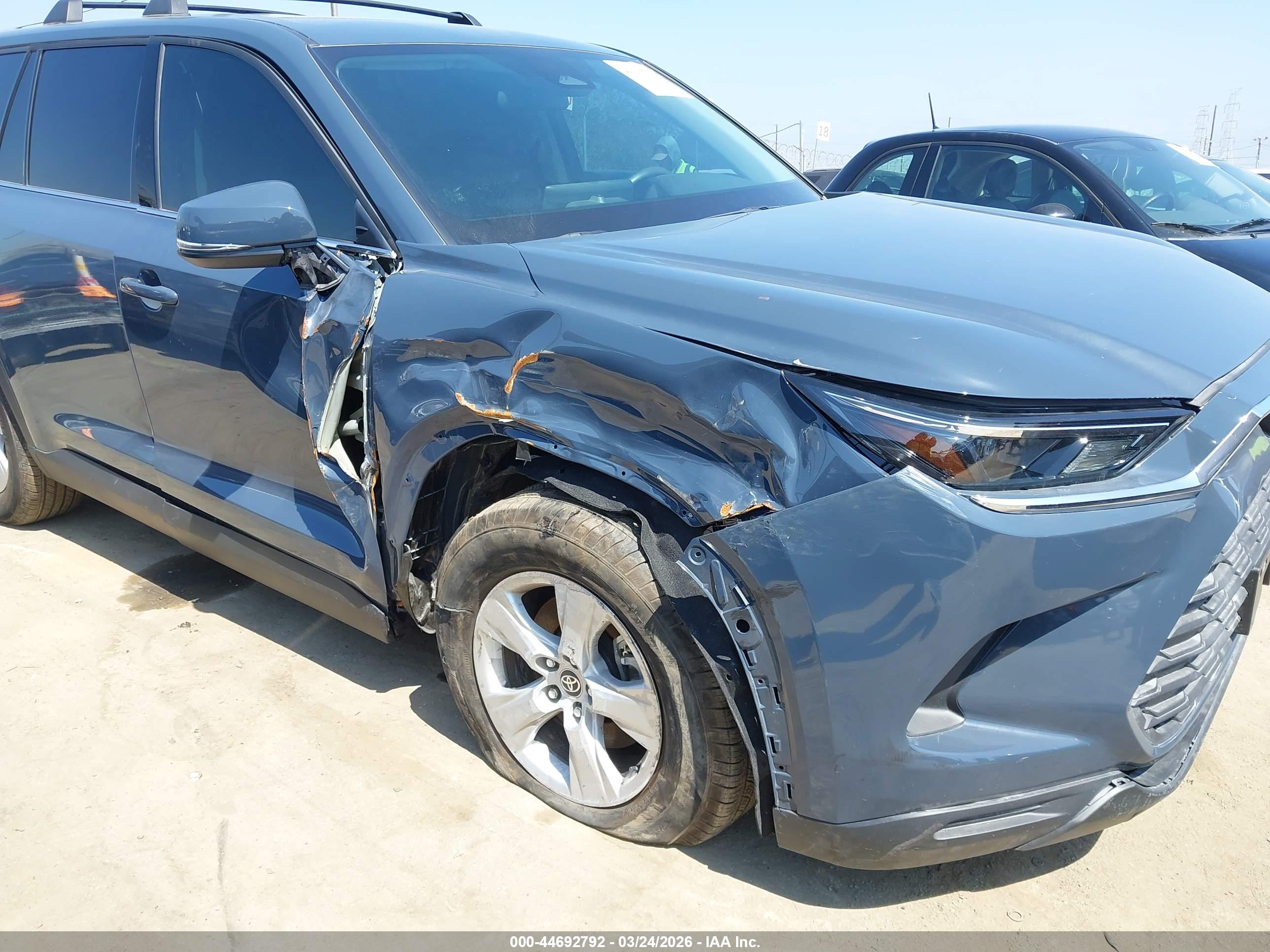 TOYOTA GRAND image 6