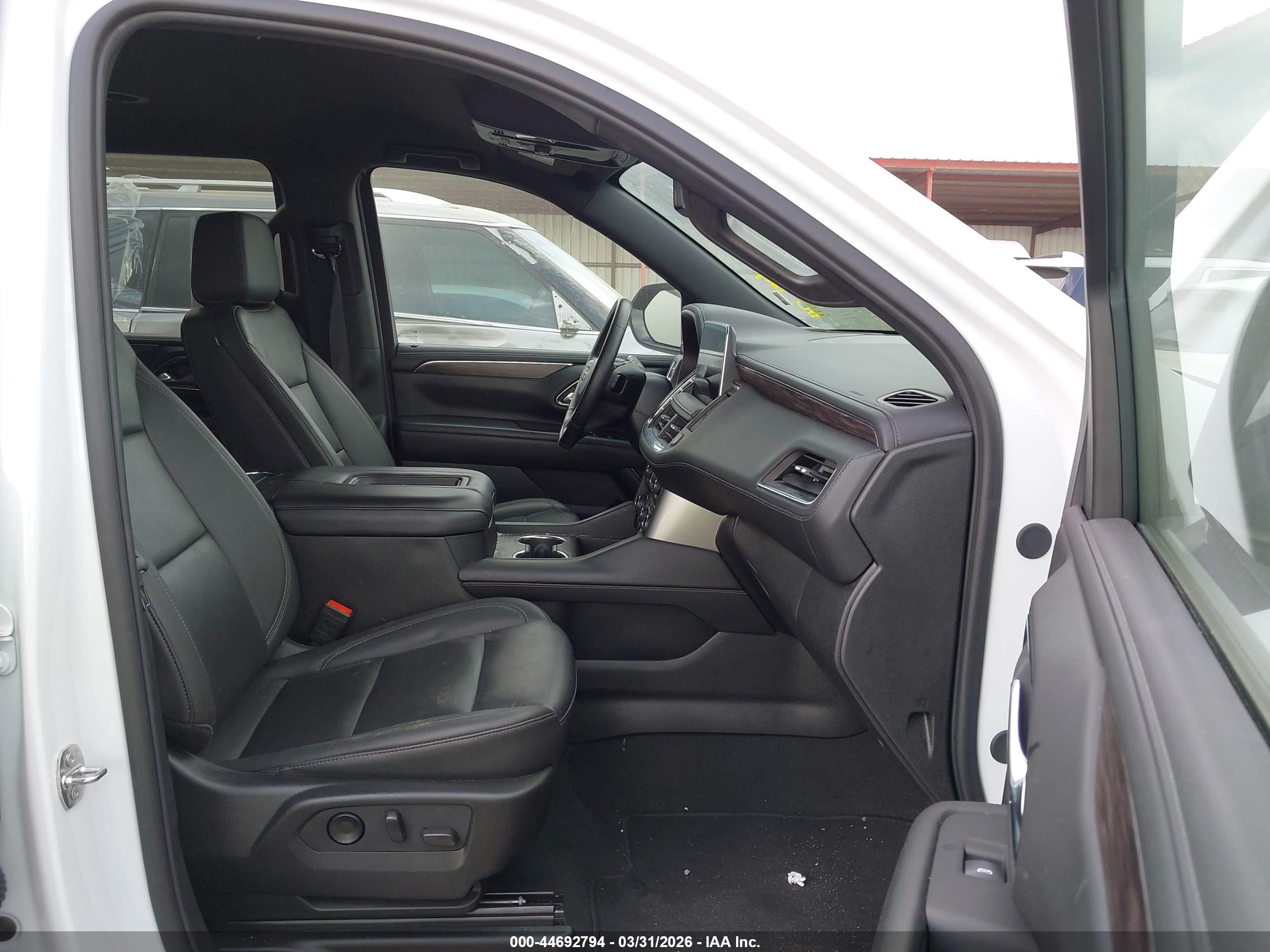 CHEVROLET SUBURBAN image 5