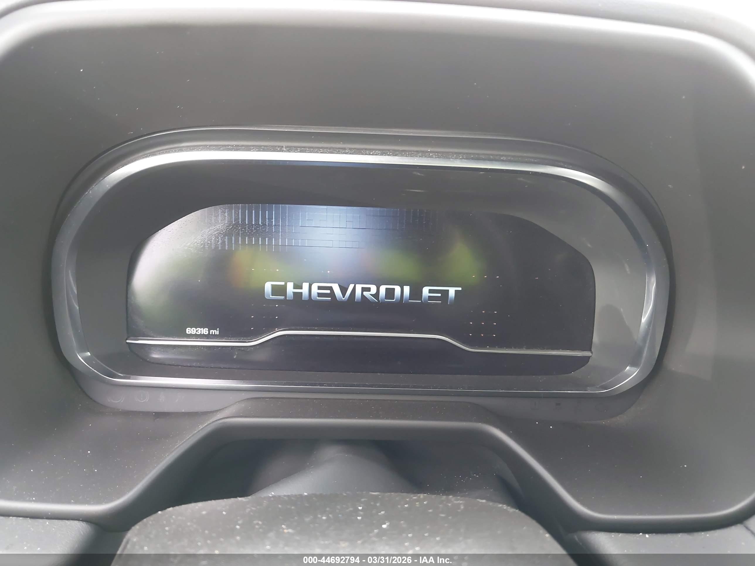 CHEVROLET SUBURBAN image 7