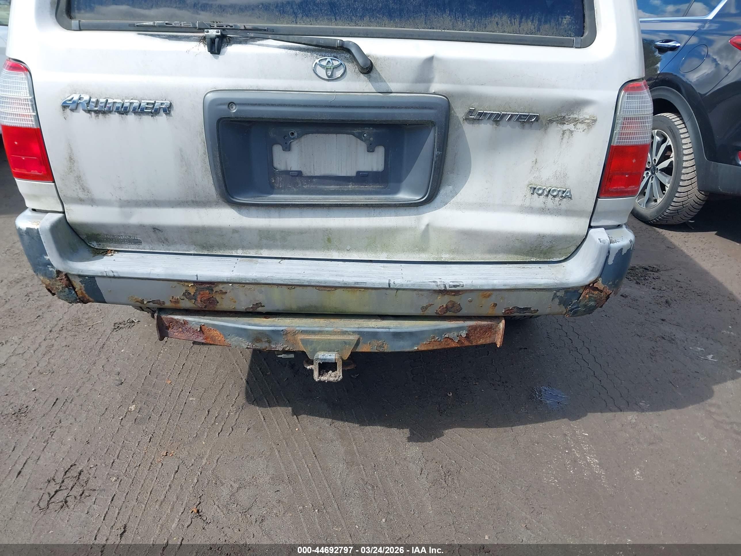 TOYOTA 4RUNNER image 6