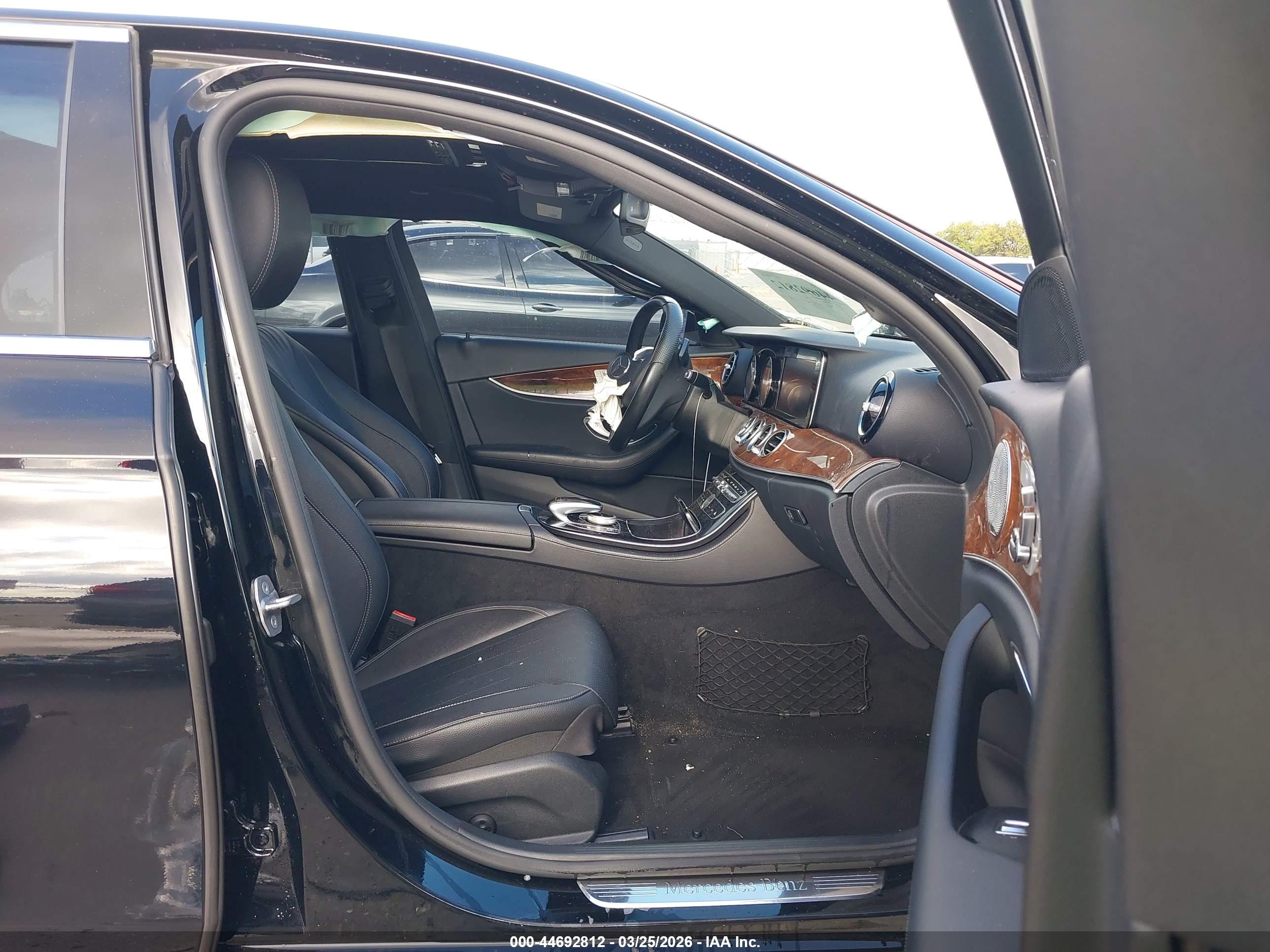 MERCEDES-BENZ E image 5