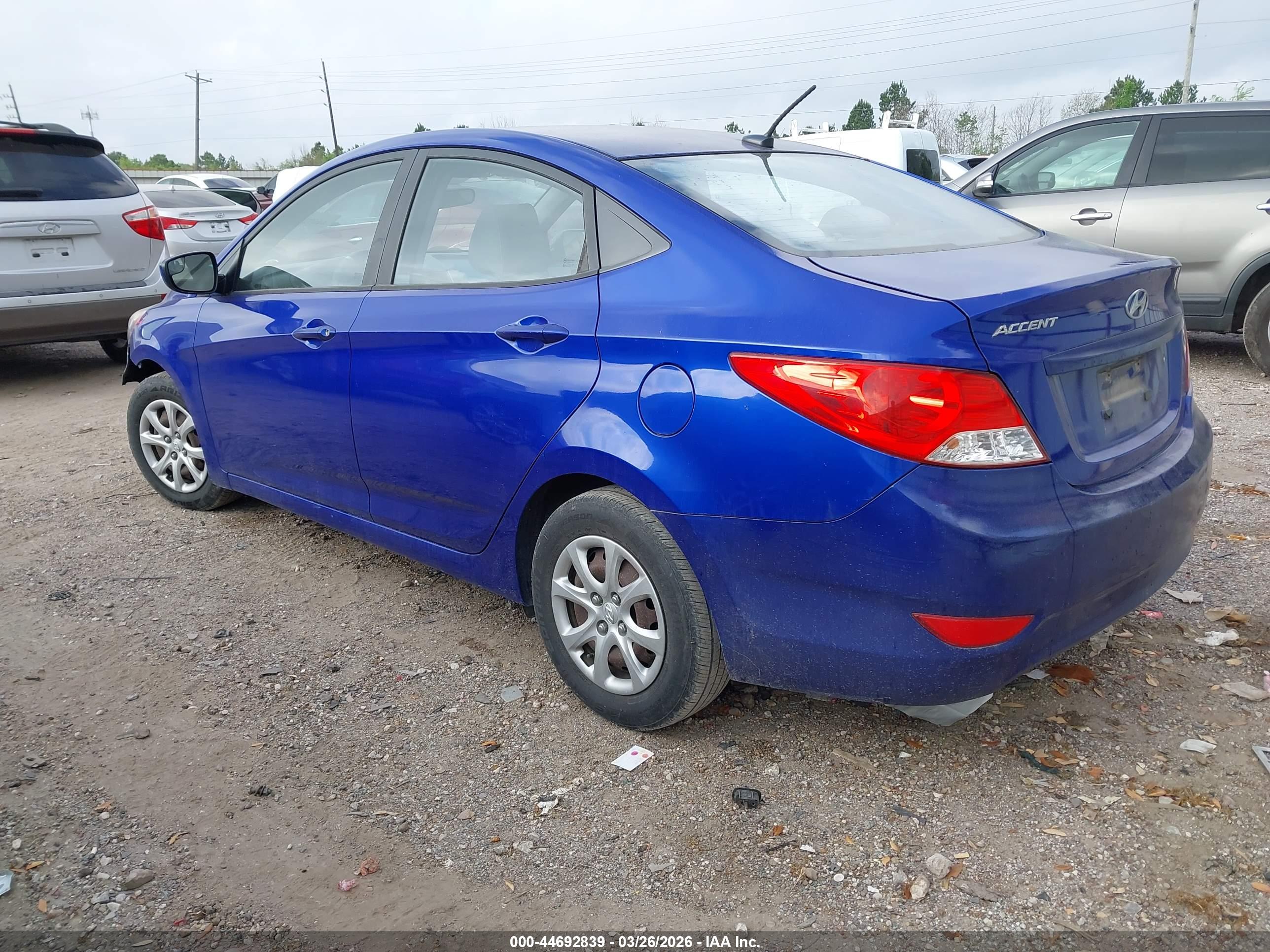 HYUNDAI ACCENT image 3