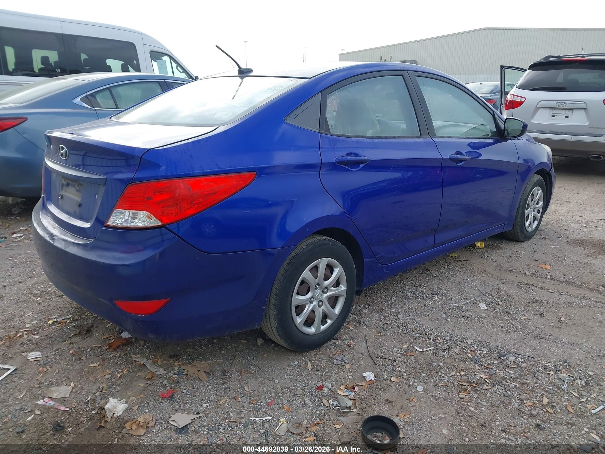 HYUNDAI ACCENT image 4