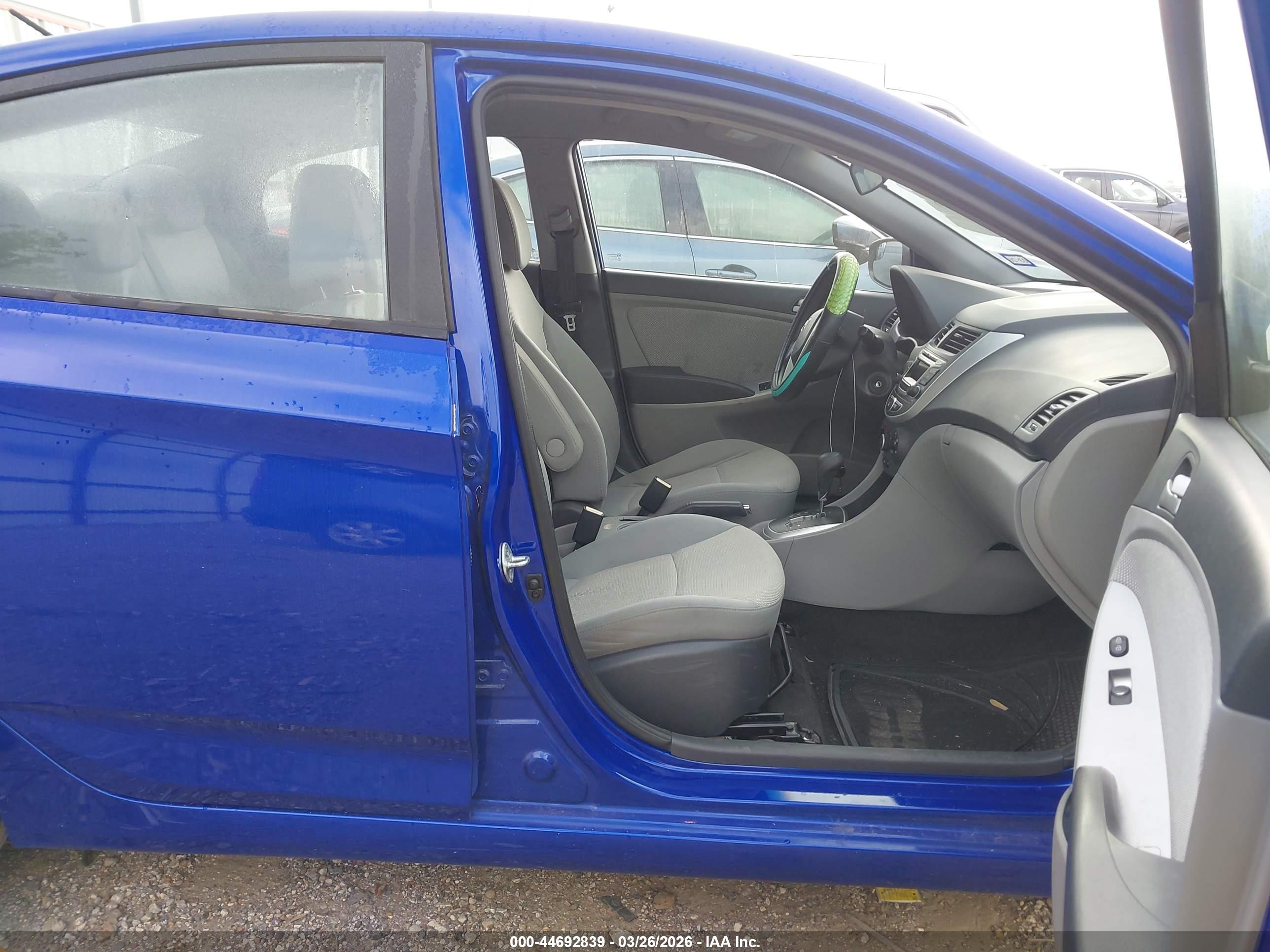 HYUNDAI ACCENT image 5