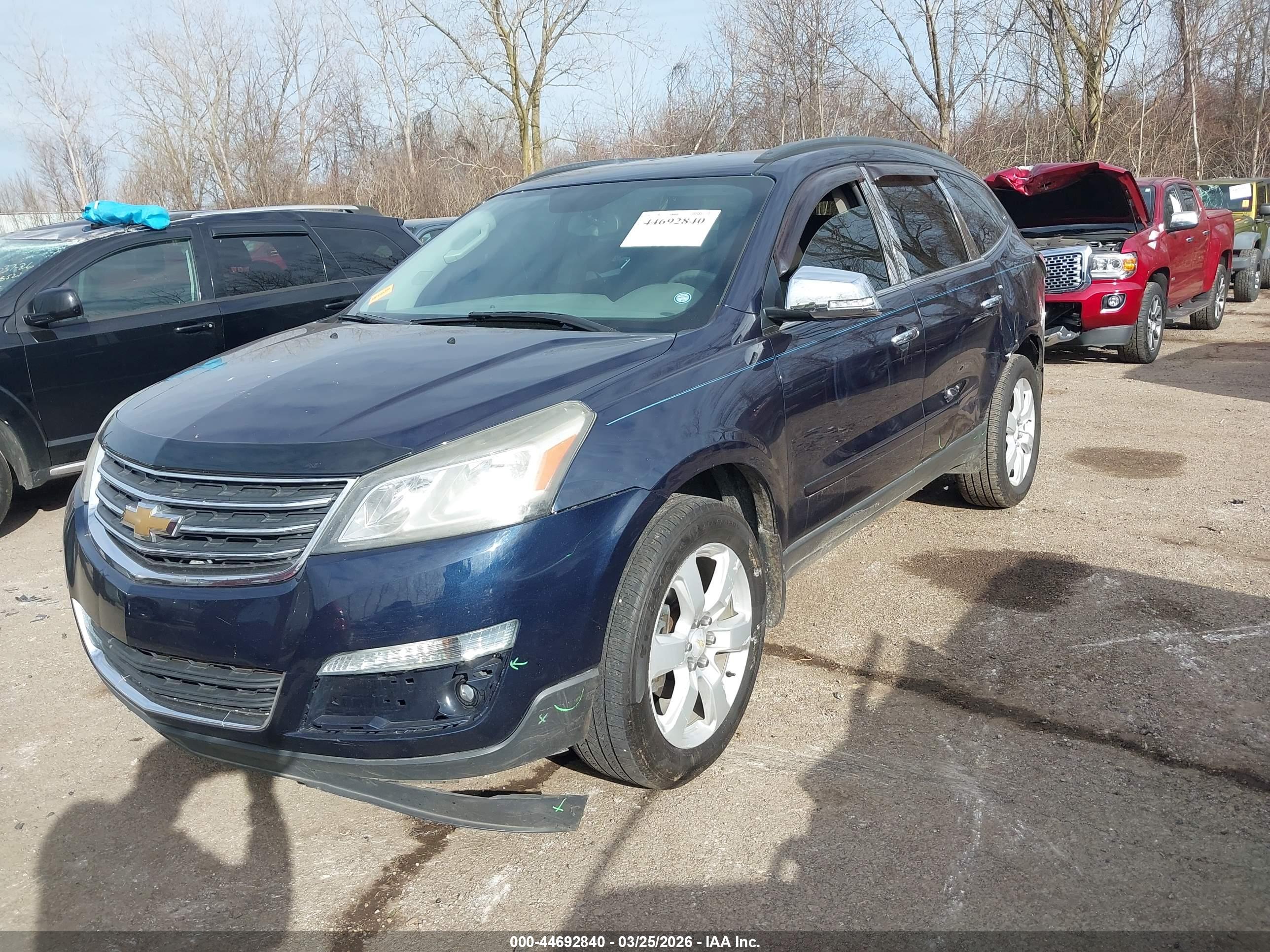 CHEVROLET TRAVERSE image 2