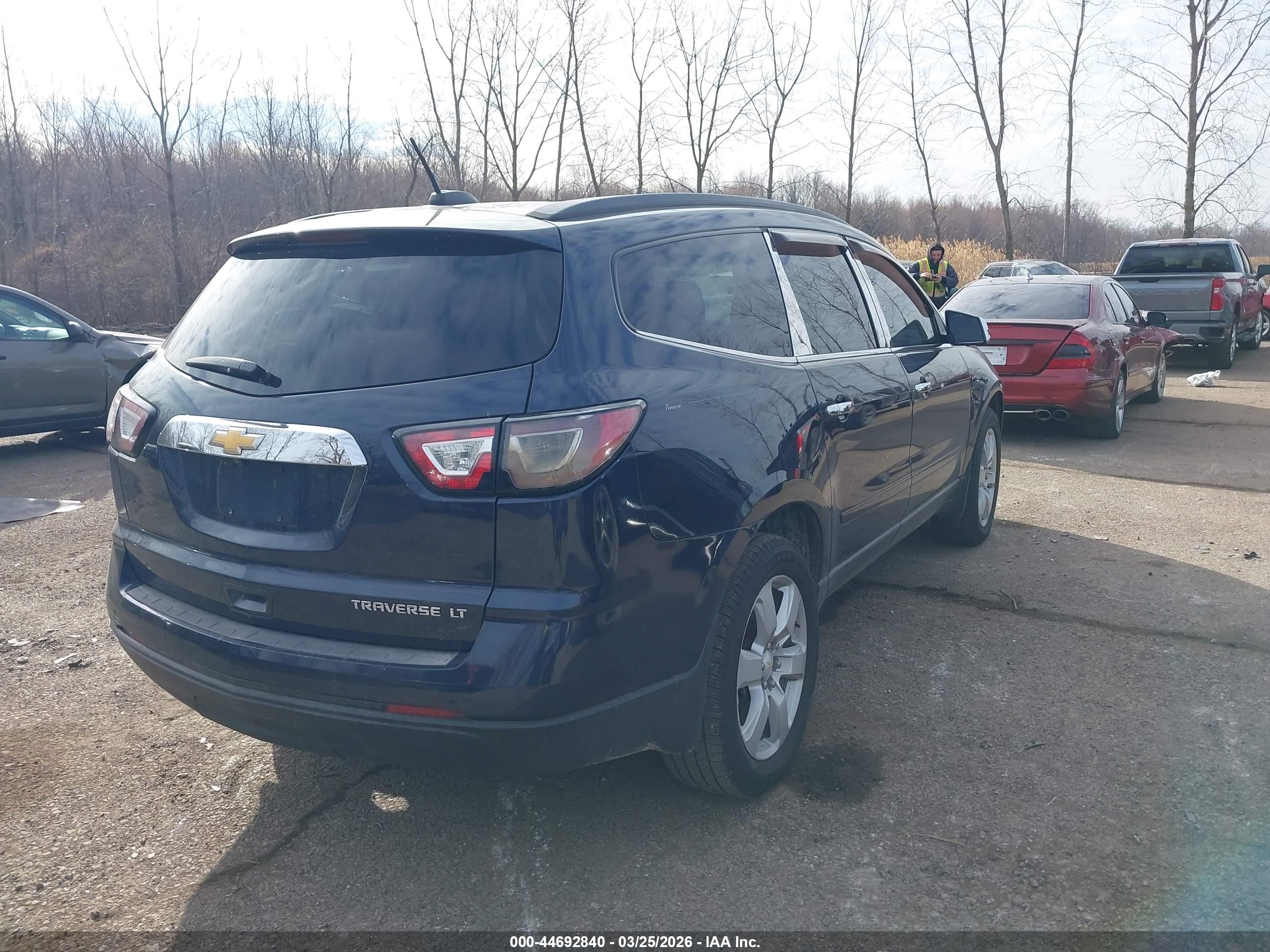 CHEVROLET TRAVERSE image 4