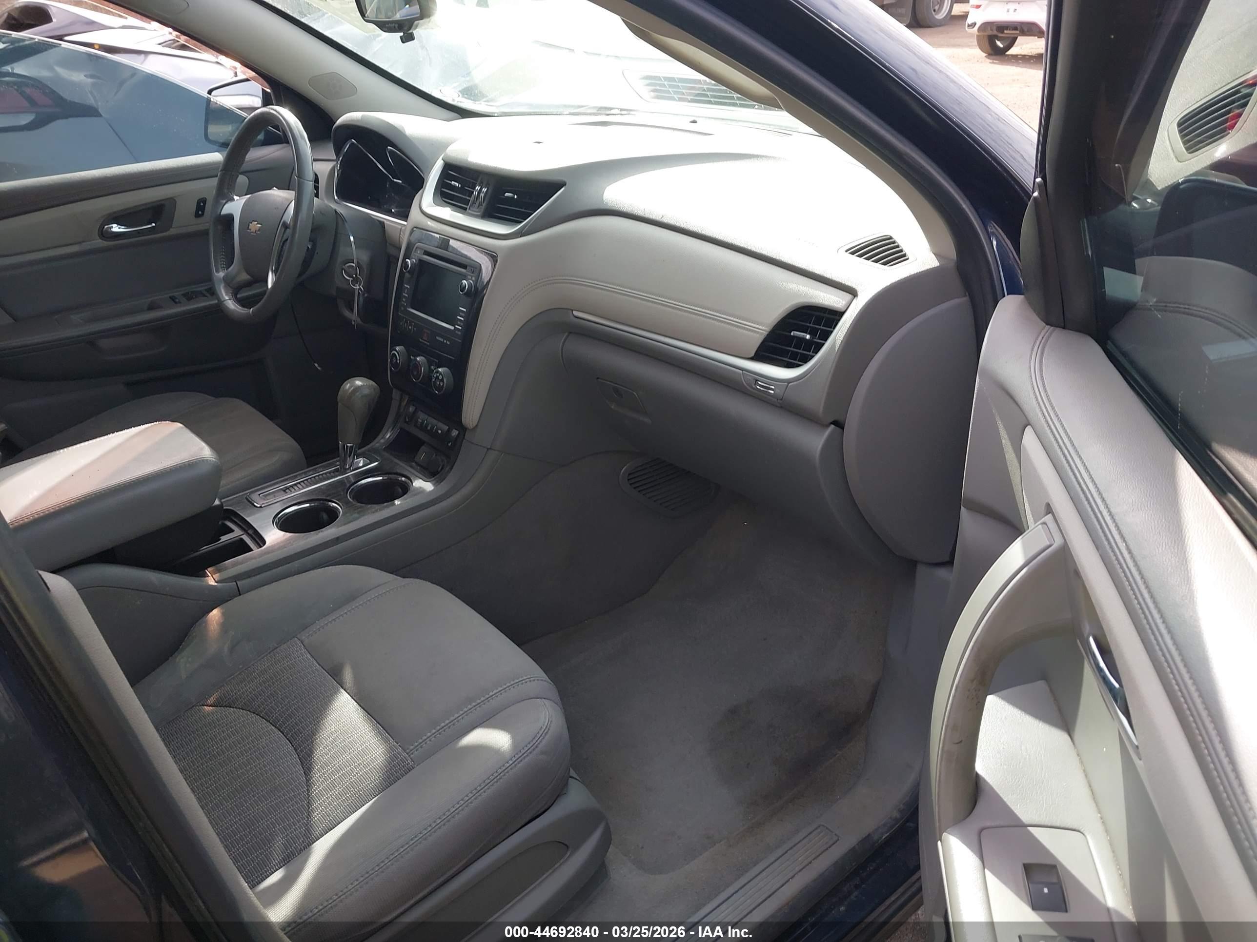 CHEVROLET TRAVERSE image 5