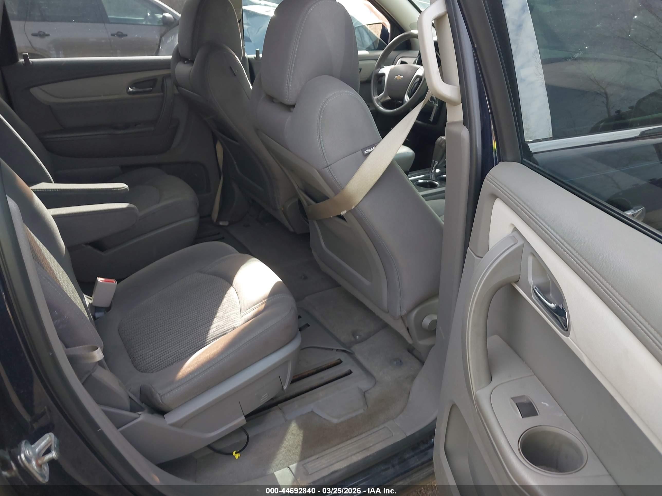 CHEVROLET TRAVERSE image 8
