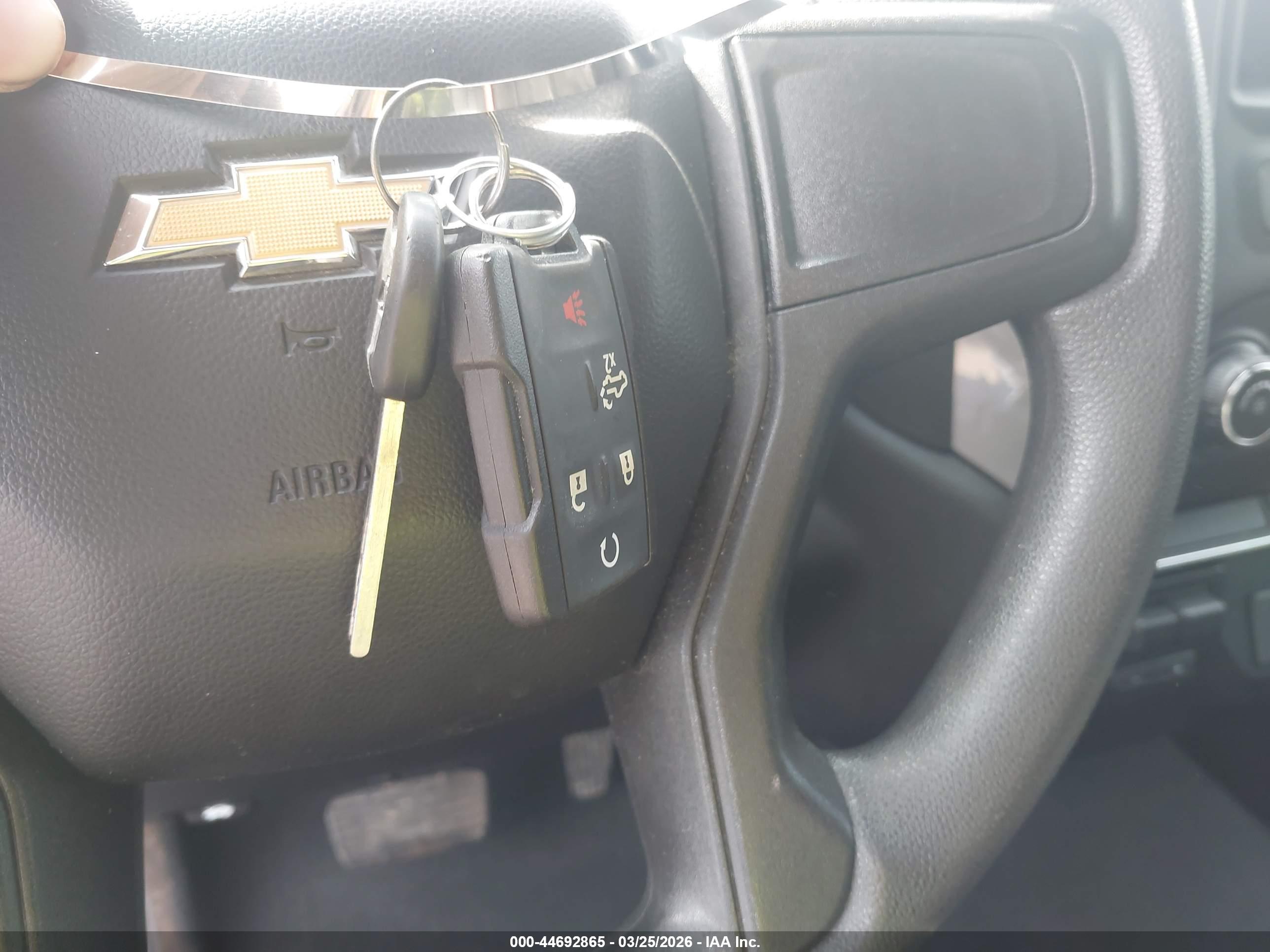 CHEVROLET SILVERADO image 11