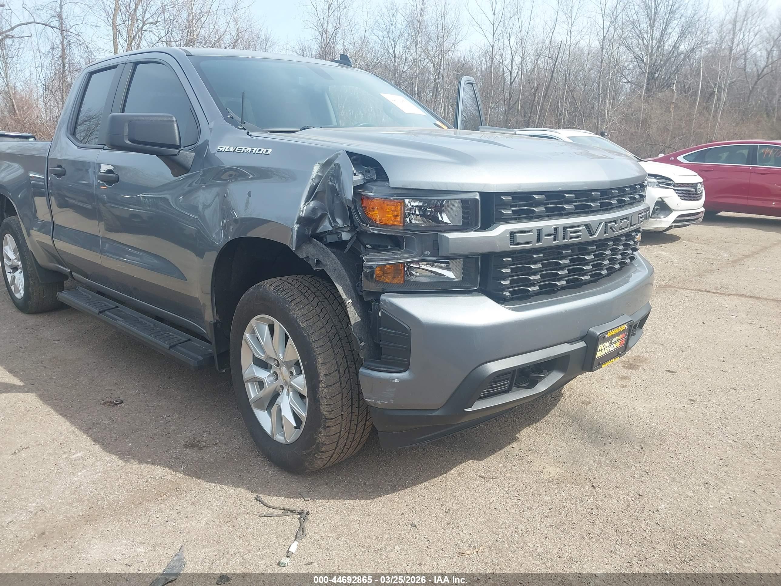 CHEVROLET SILVERADO image 6