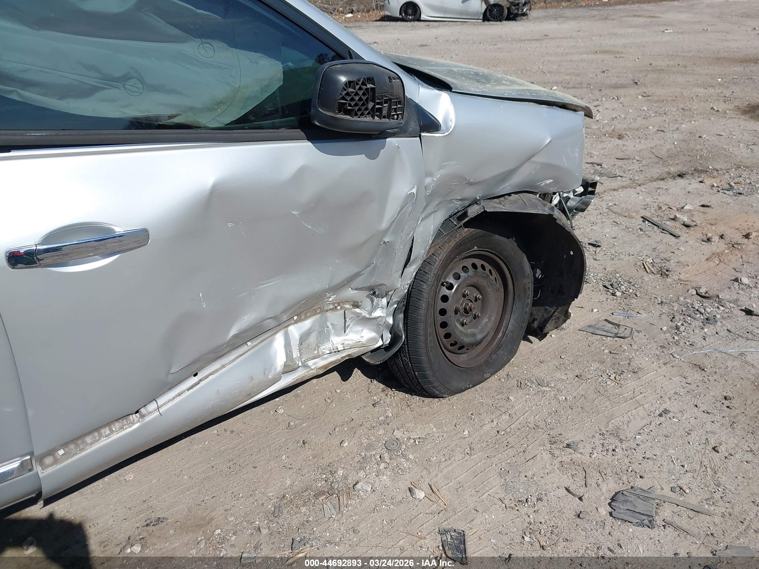 NISSAN ROGUE image 6