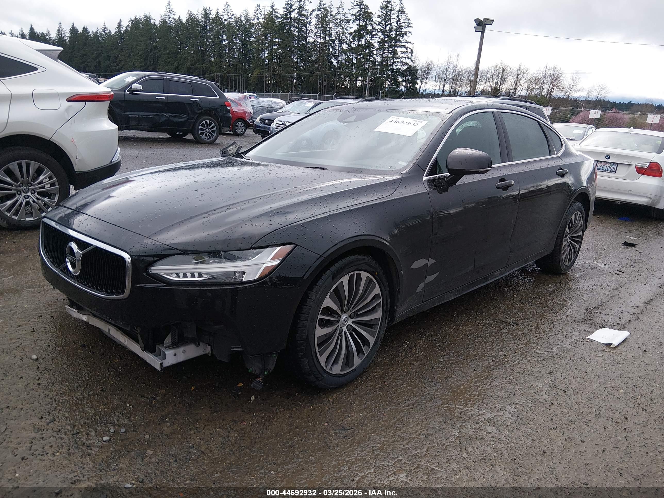 VOLVO S90 image 2