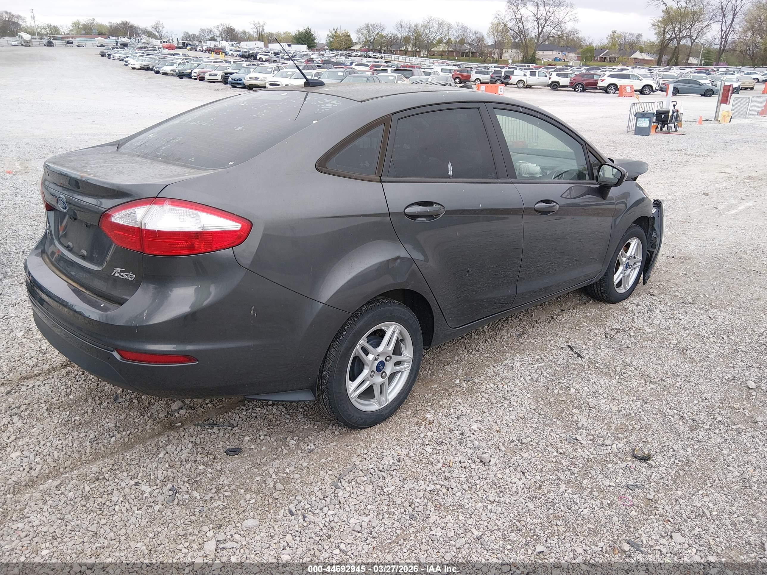 FORD FIESTA image 4