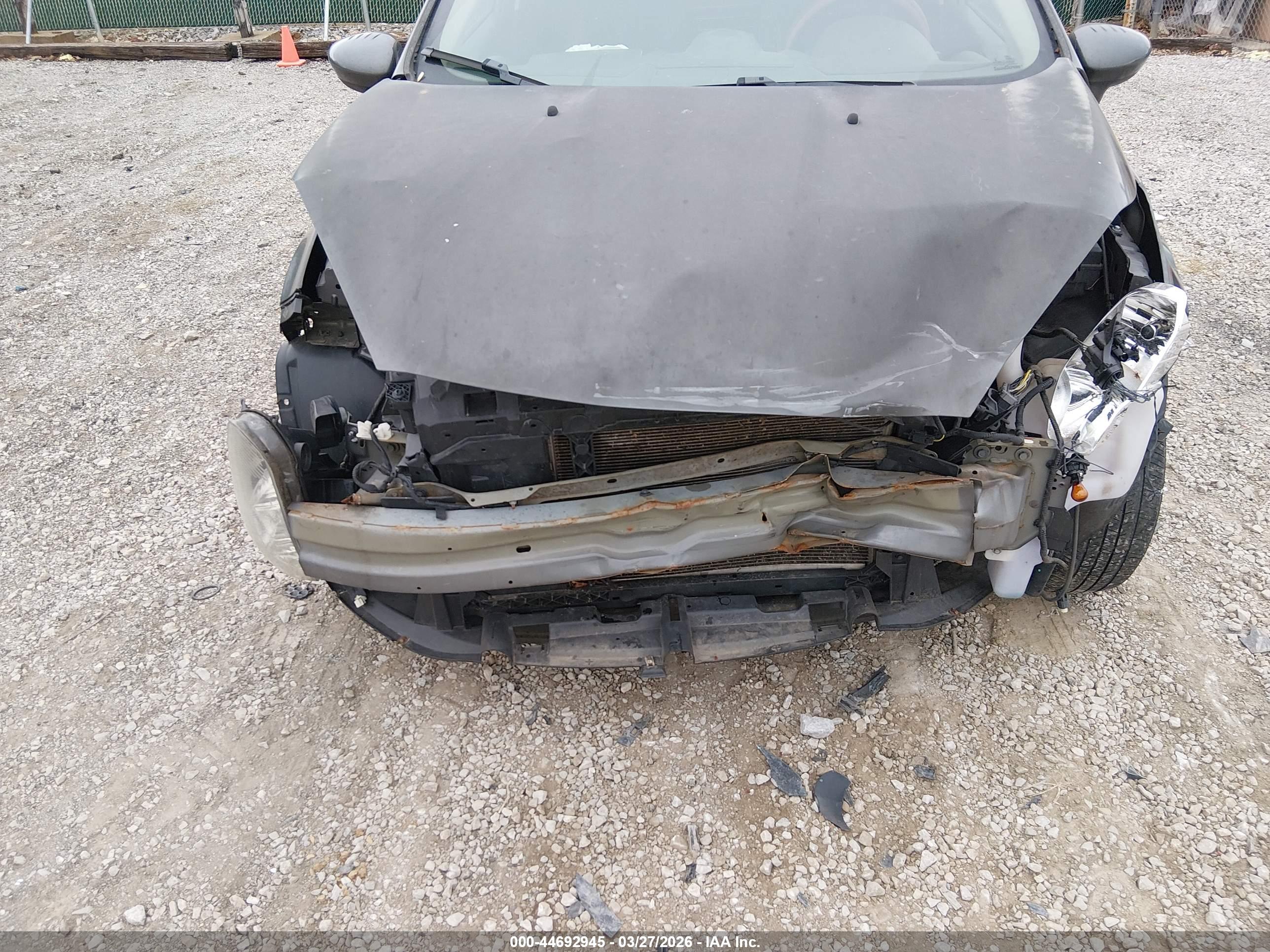 FORD FIESTA image 6