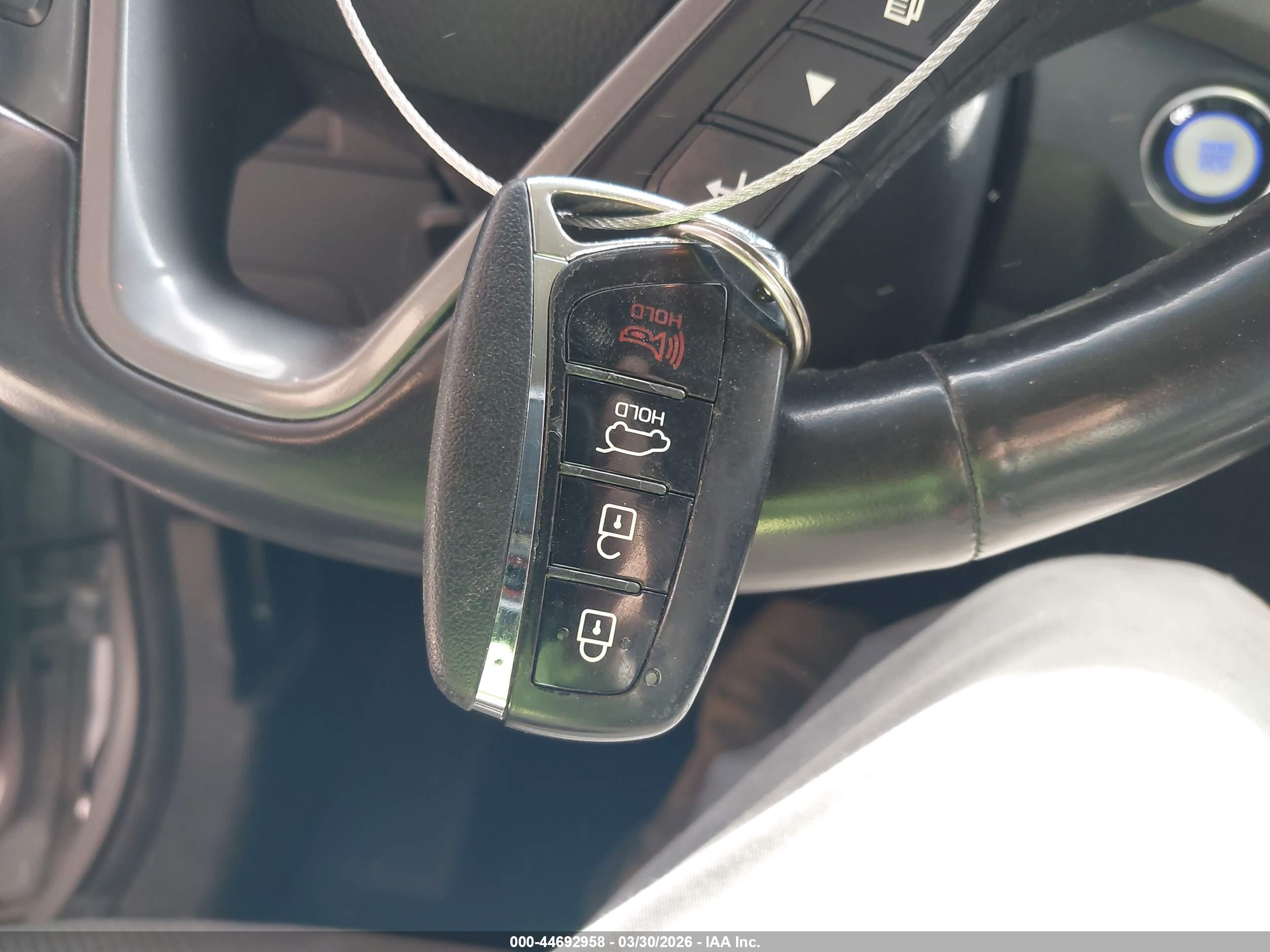 HYUNDAI SANTA image 11