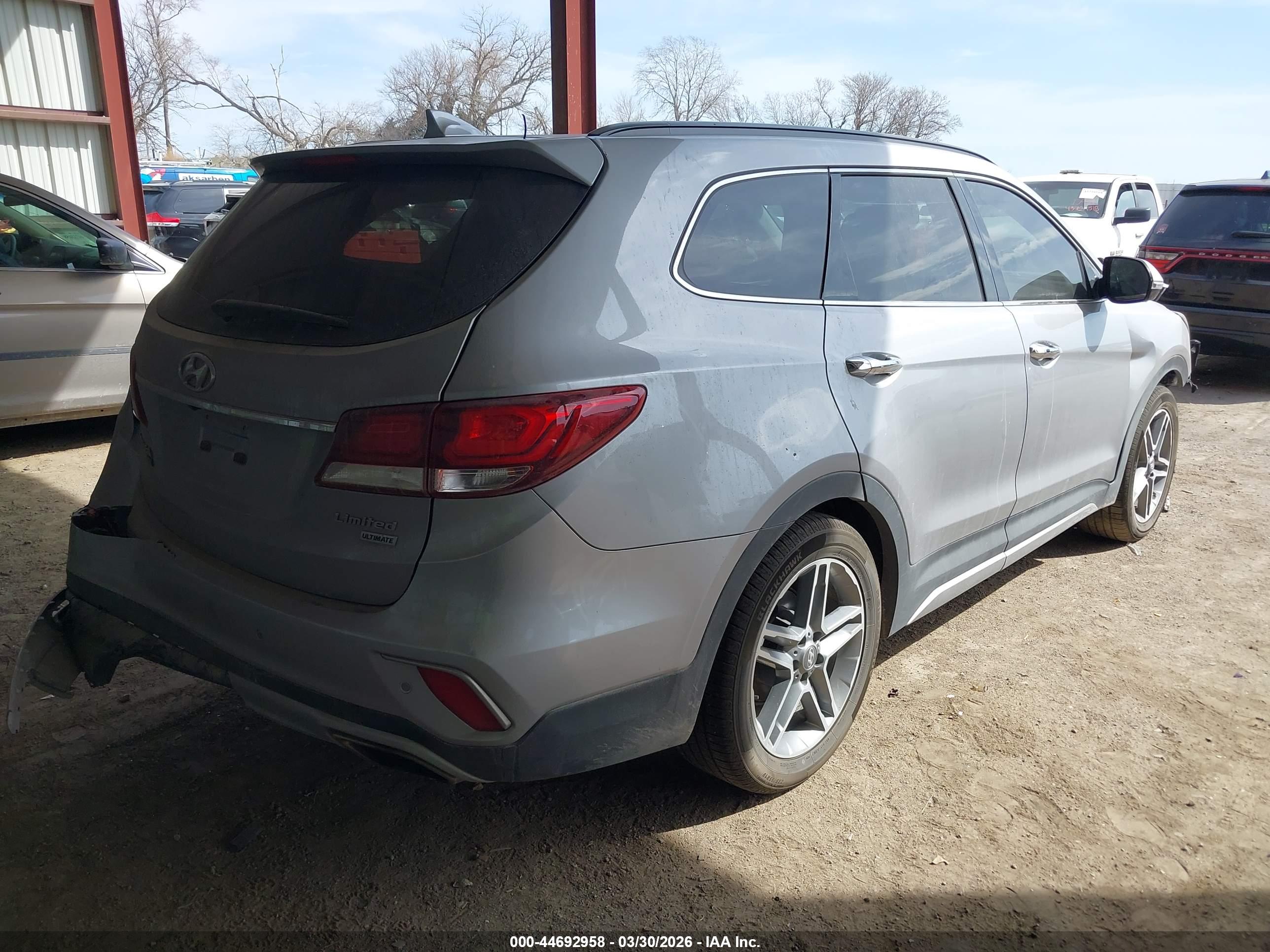 HYUNDAI SANTA image 4