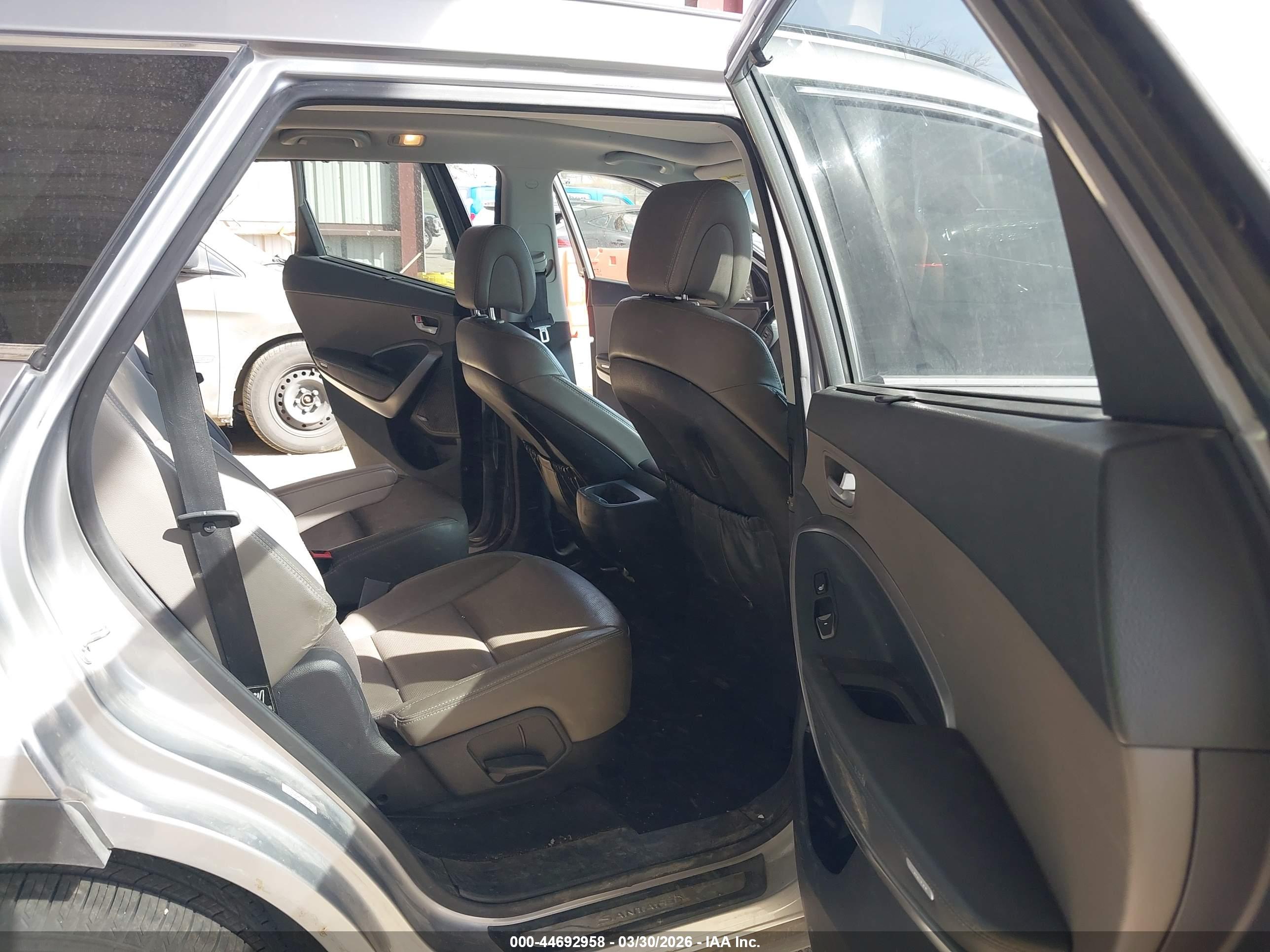 HYUNDAI SANTA image 8
