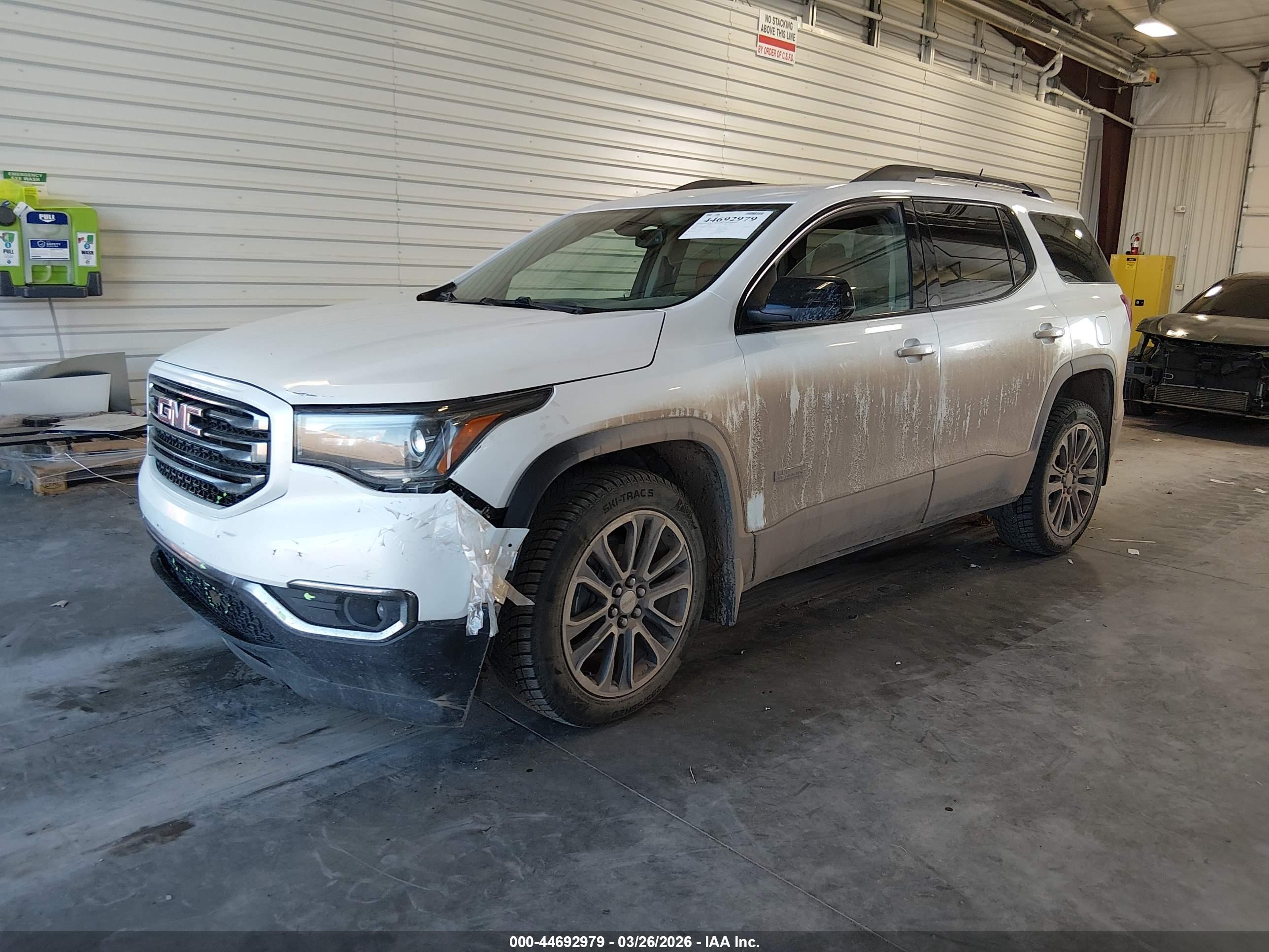 GMC ACADIA image 2