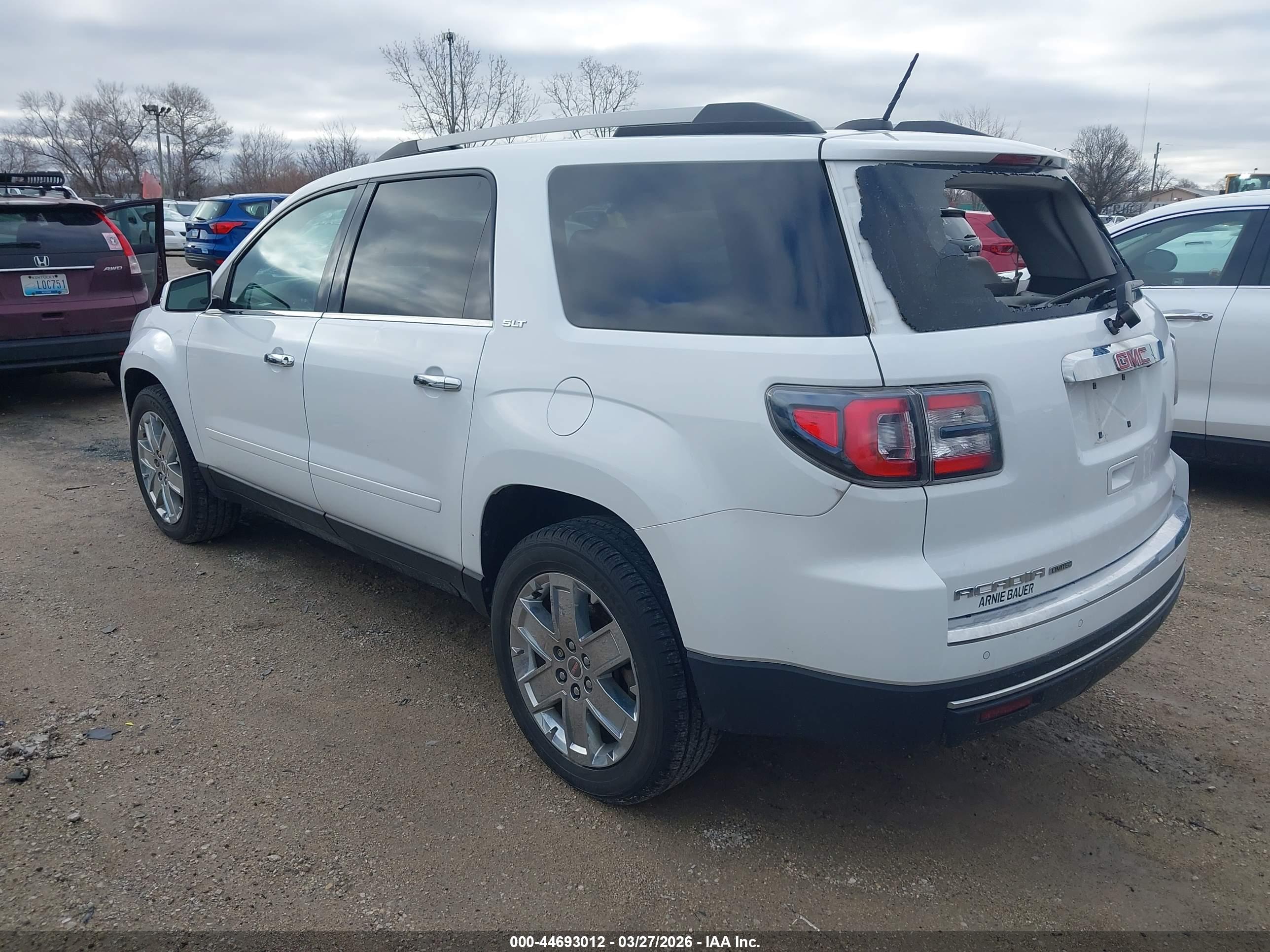 GMC ACADIA image 3