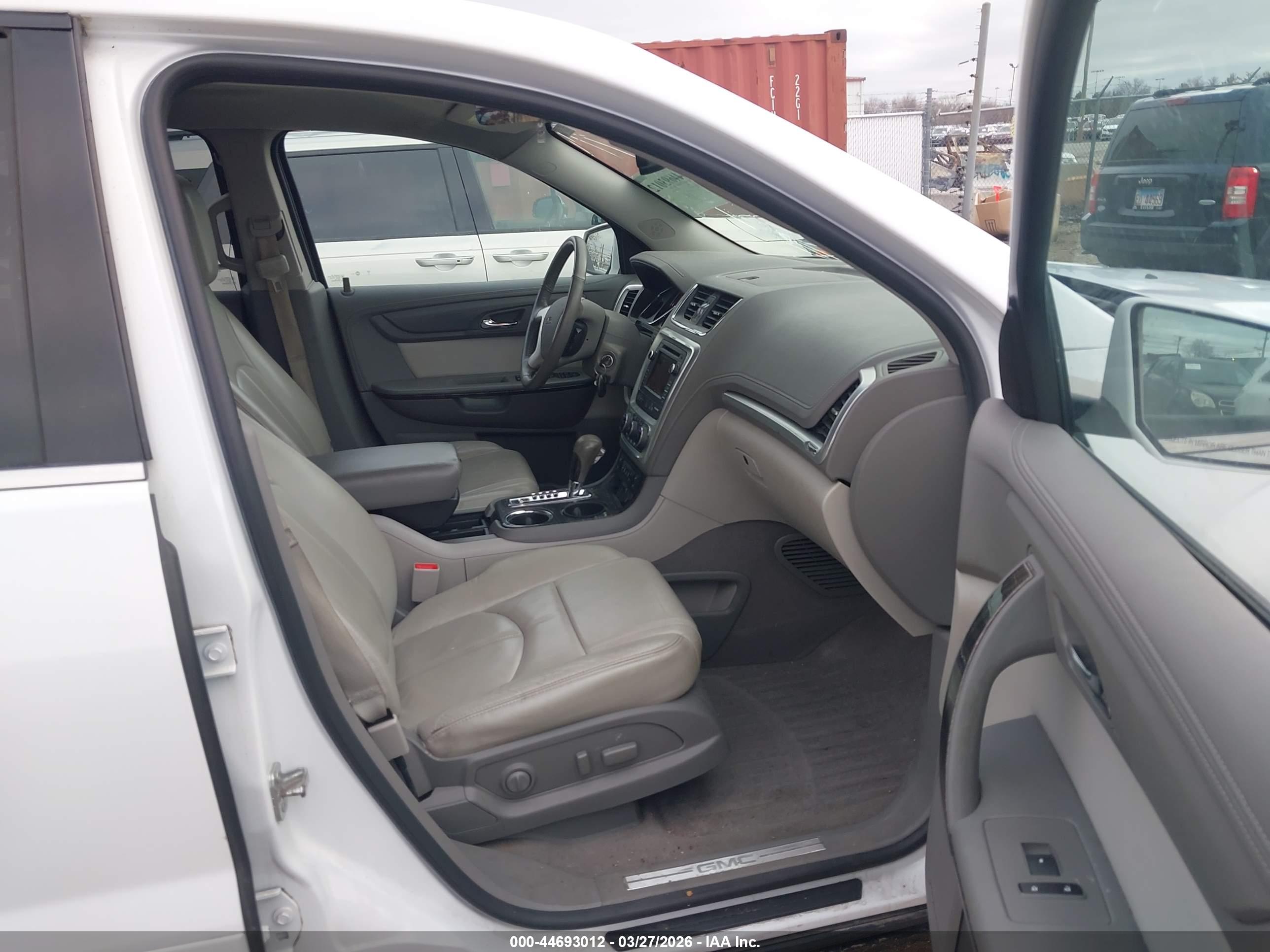 GMC ACADIA image 5