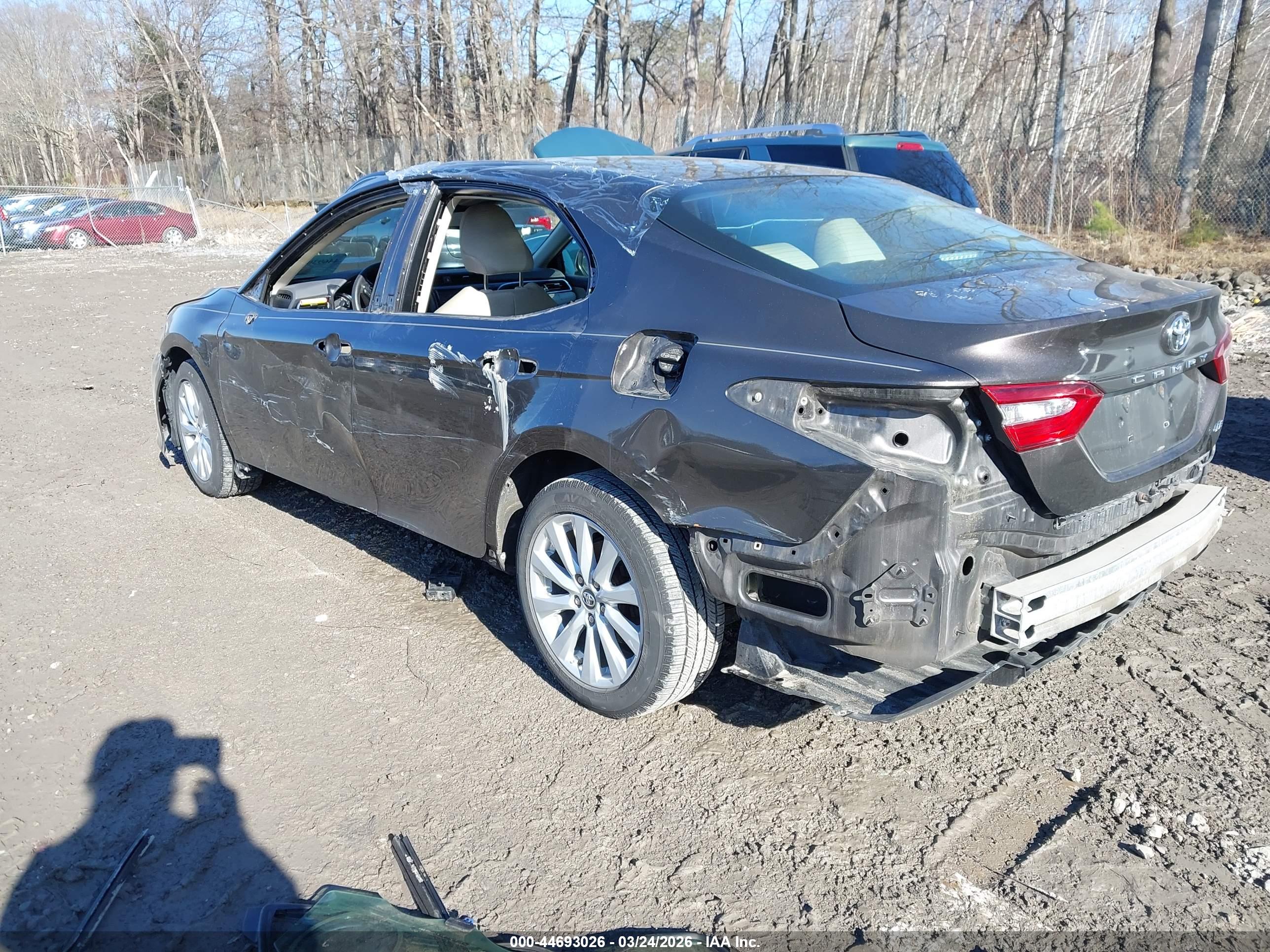 TOYOTA CAMRY image 3
