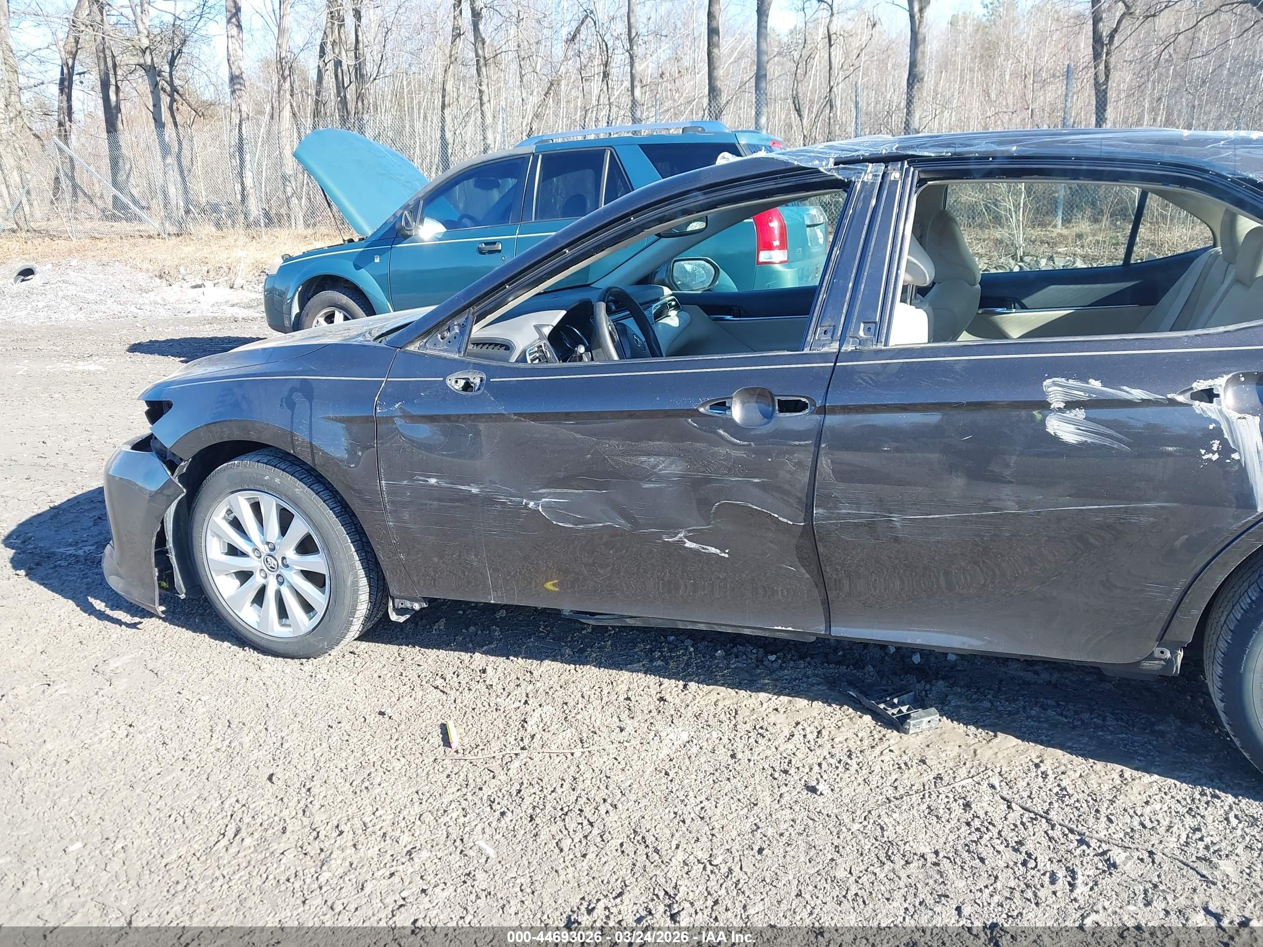 TOYOTA CAMRY image 6