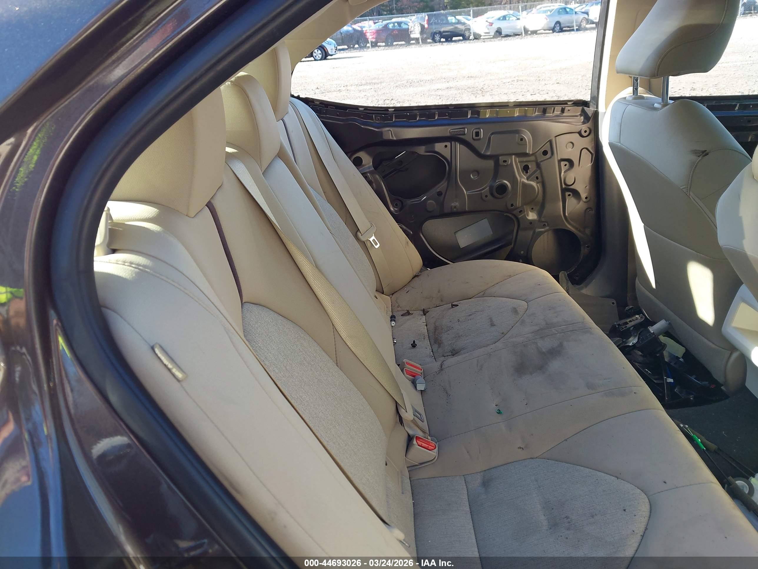 TOYOTA CAMRY image 8