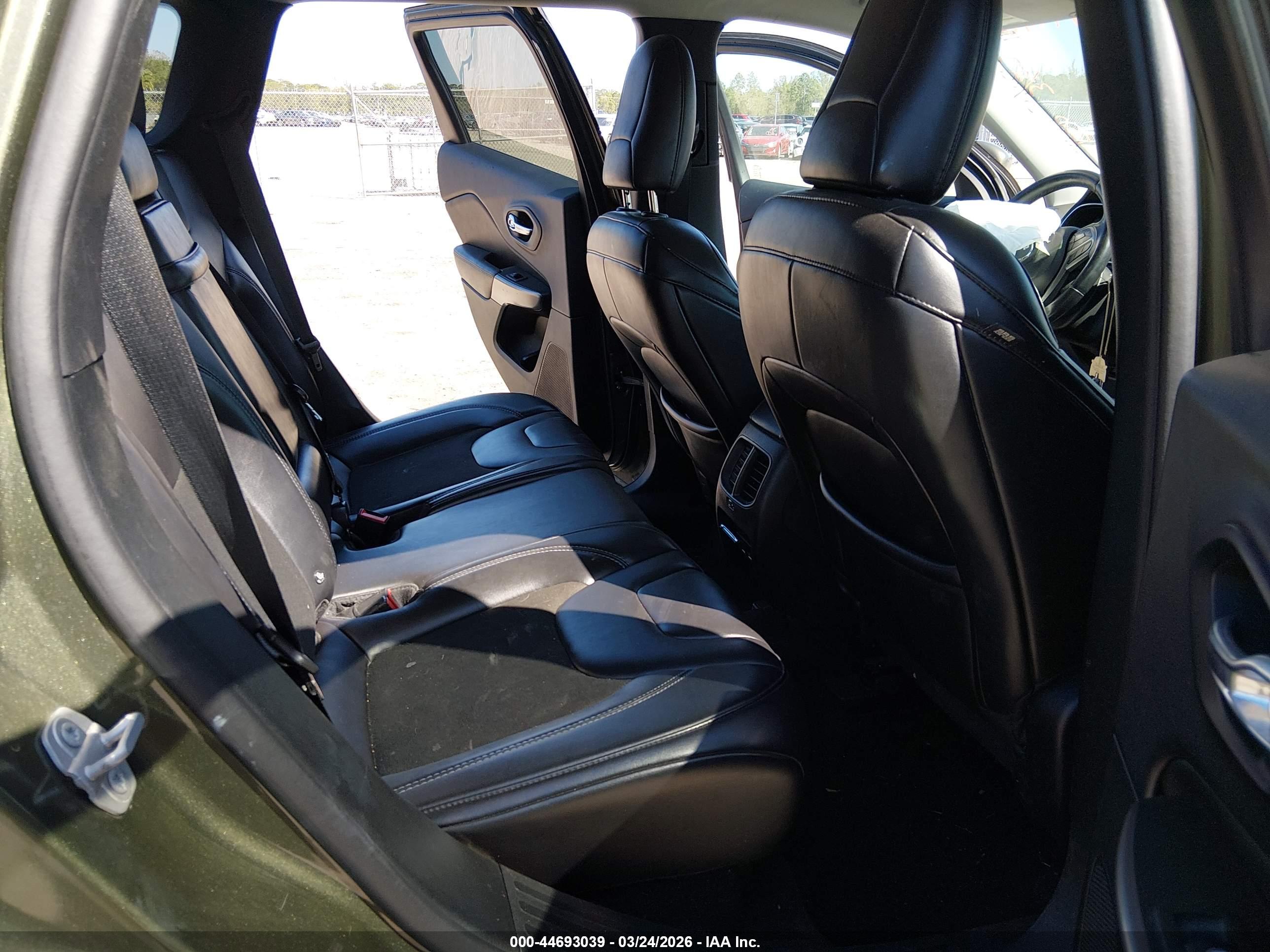JEEP CHEROKEE image 8