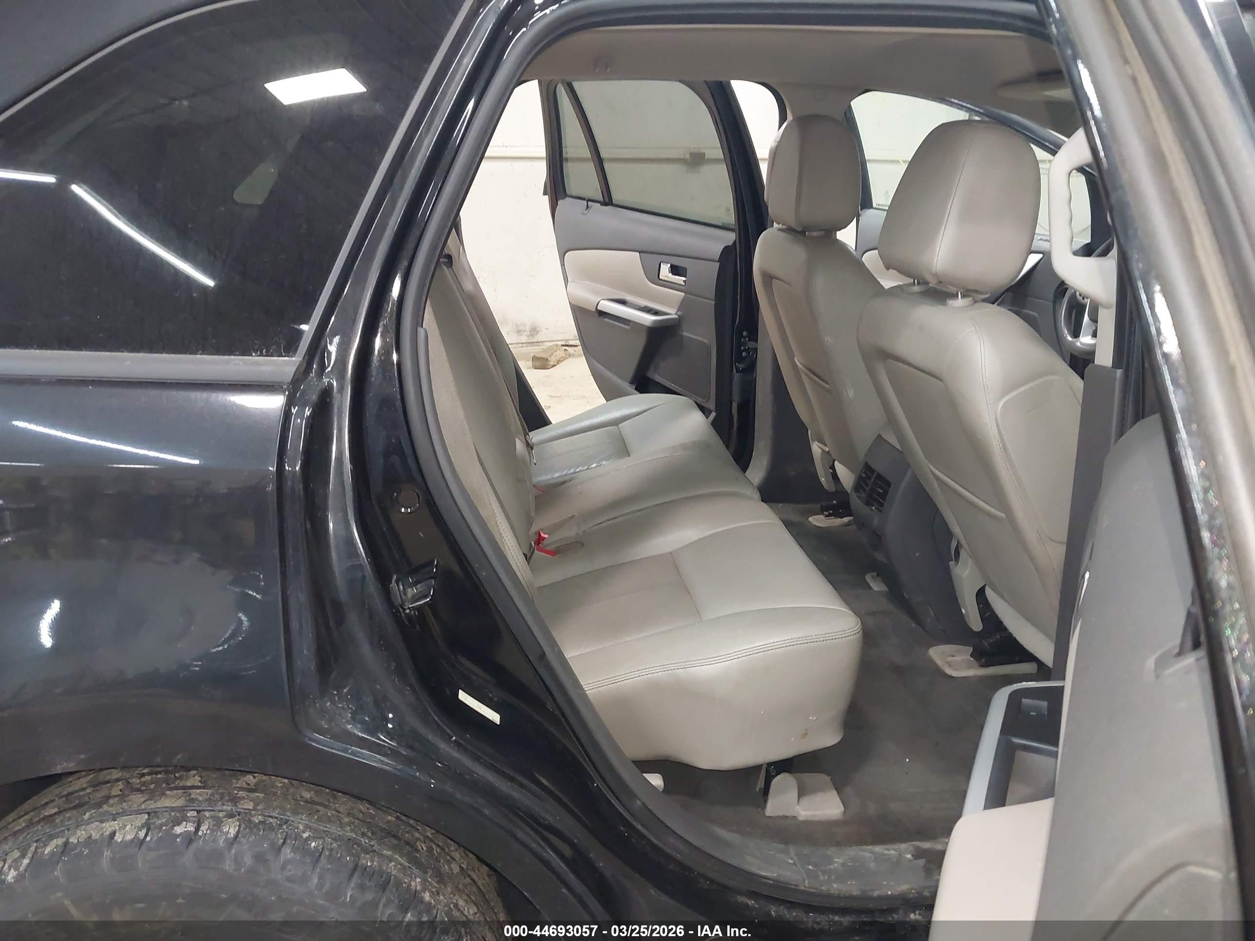 FORD EDGE image 8
