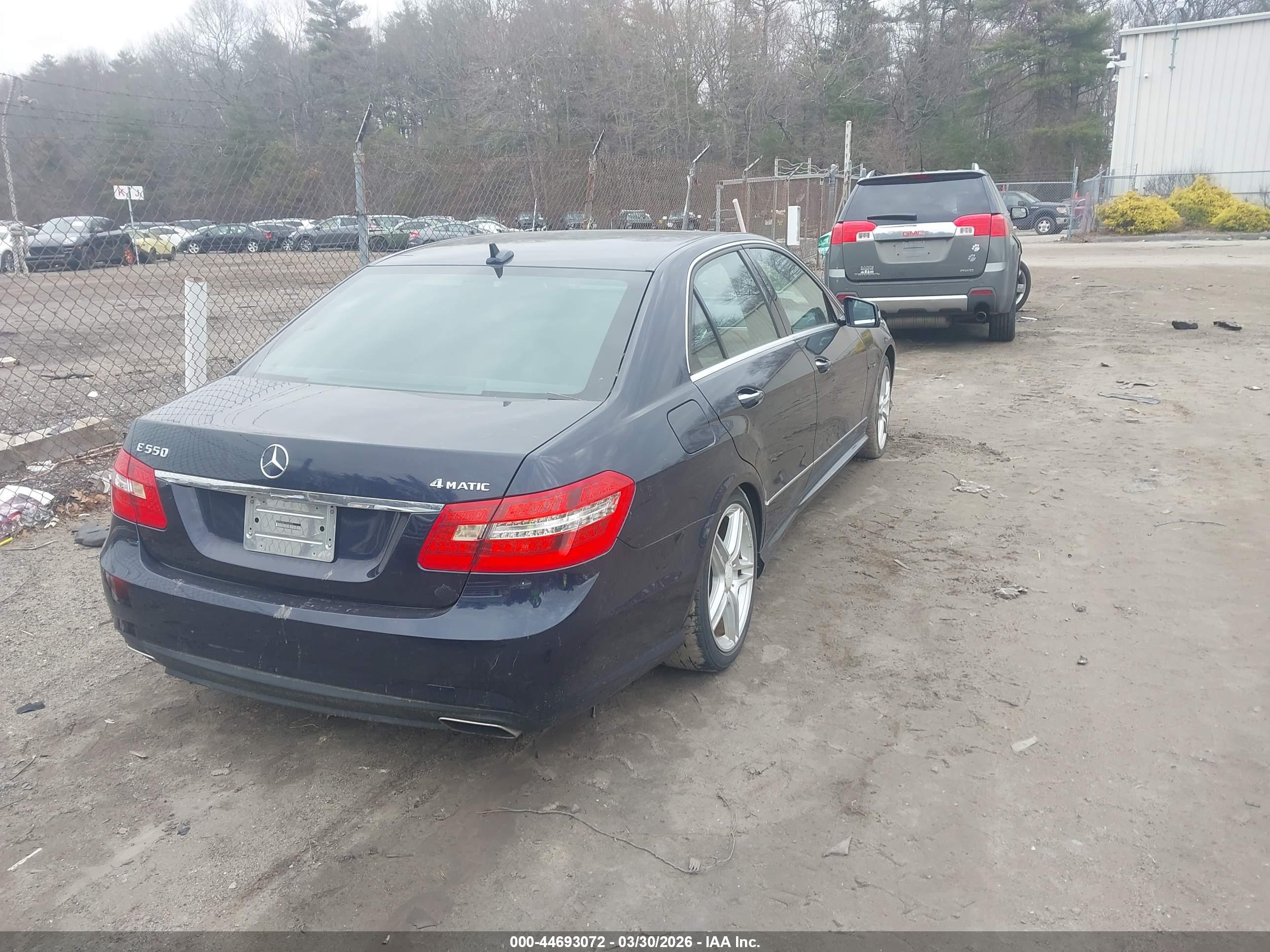 MERCEDES-BENZ E image 4