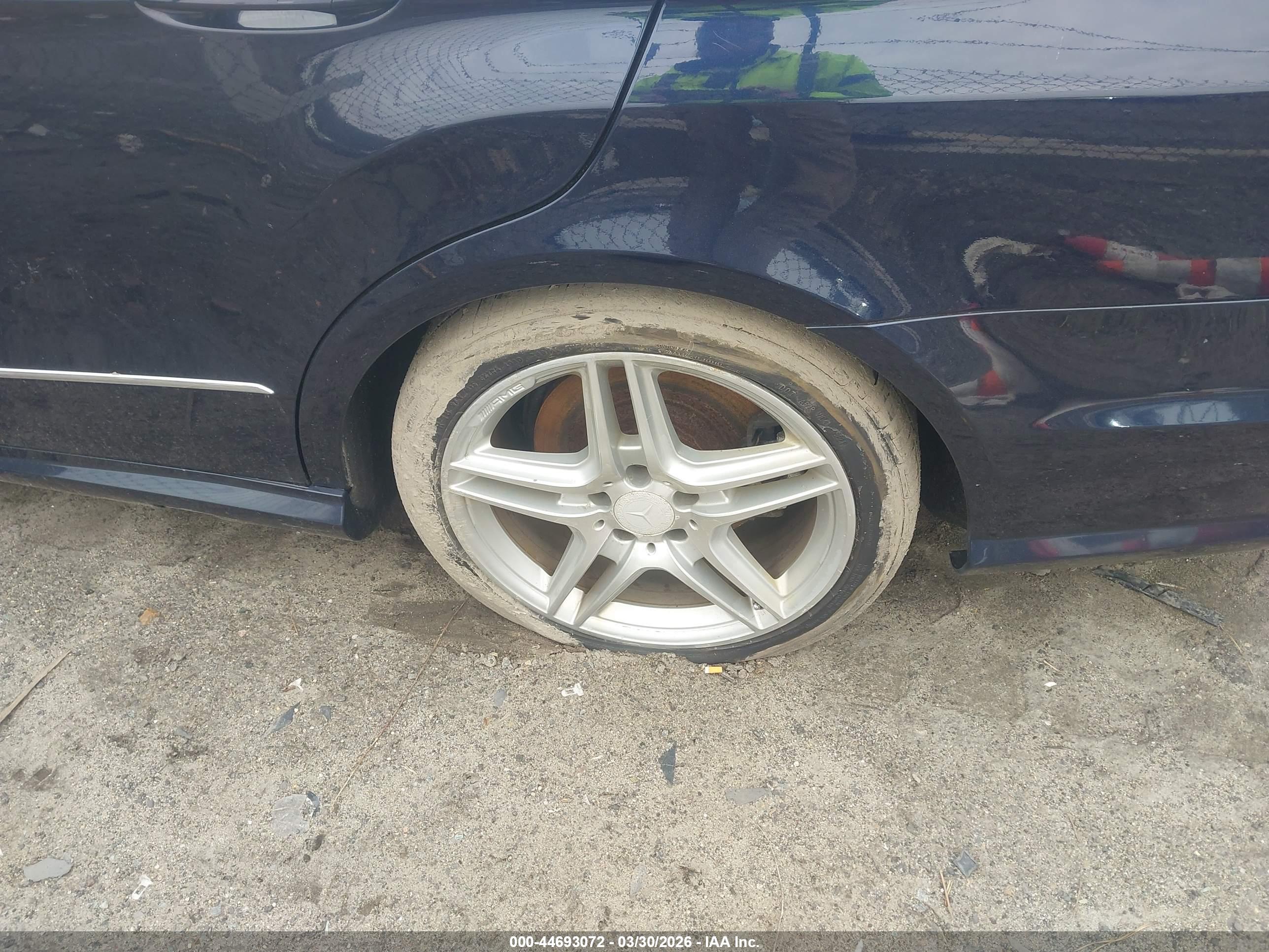 MERCEDES-BENZ E image 6