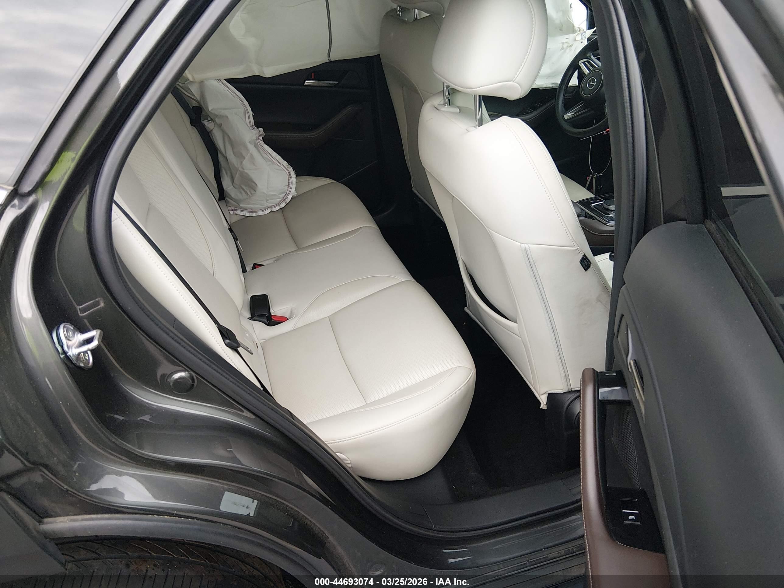 MAZDA CX-30 image 8