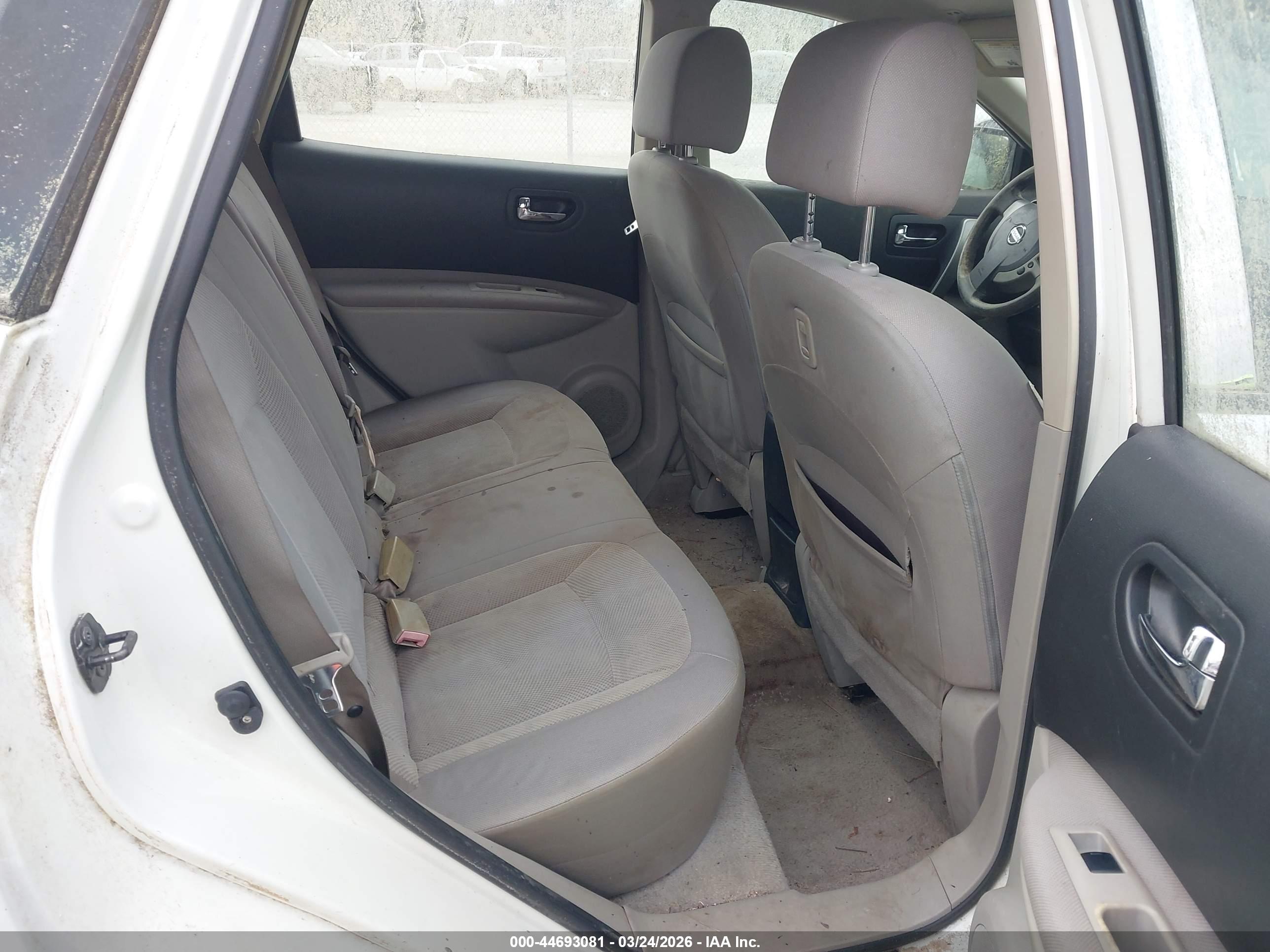 NISSAN ROGUE image 8