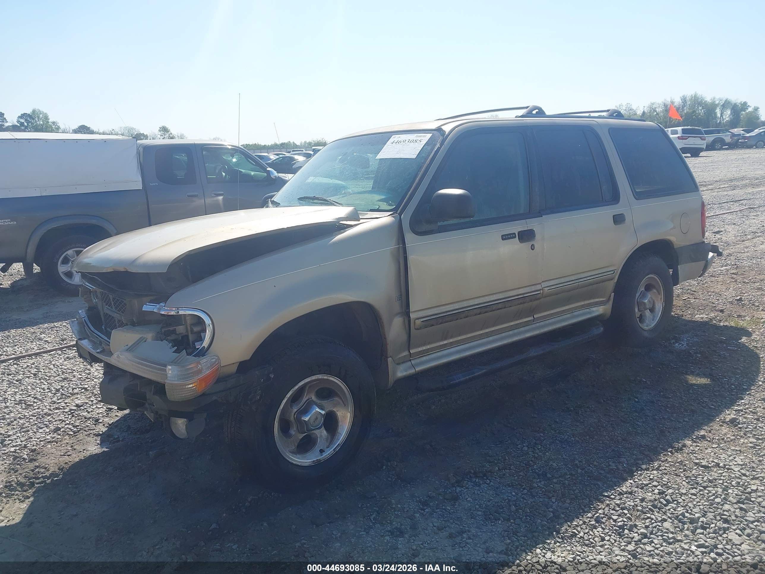 FORD EXPLORER image 2